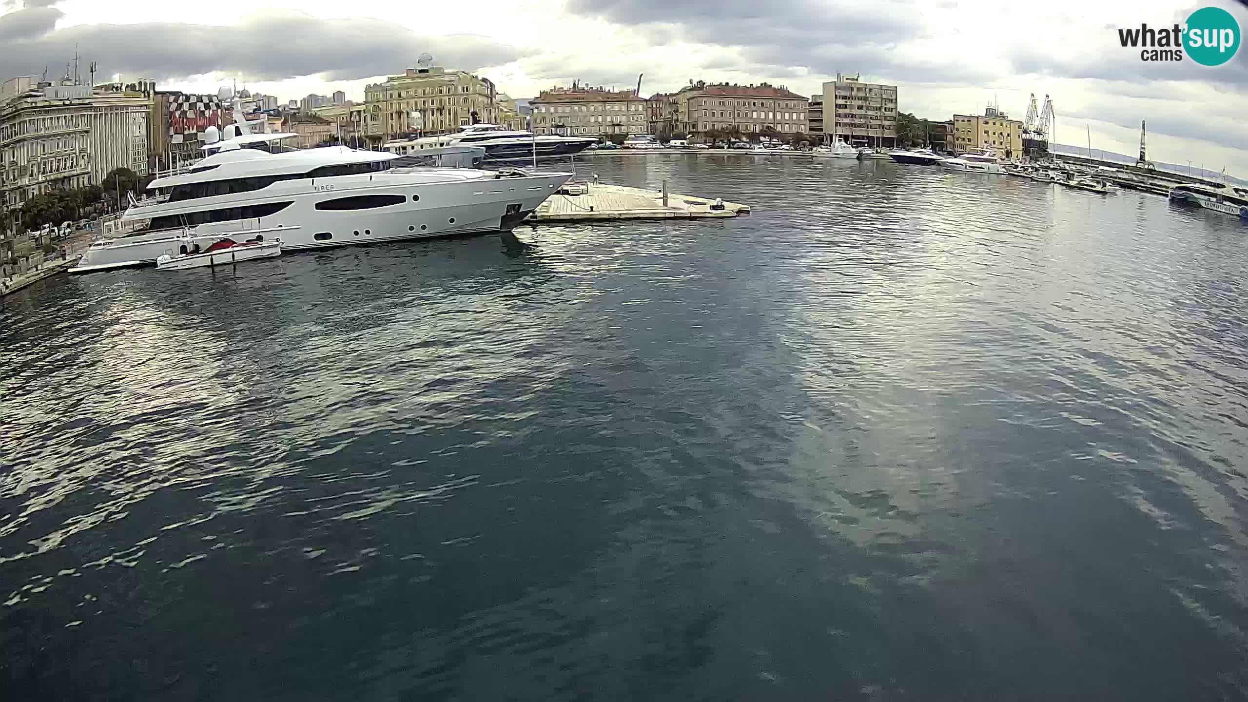 Botel Marina cámara web en vivo Rijeka