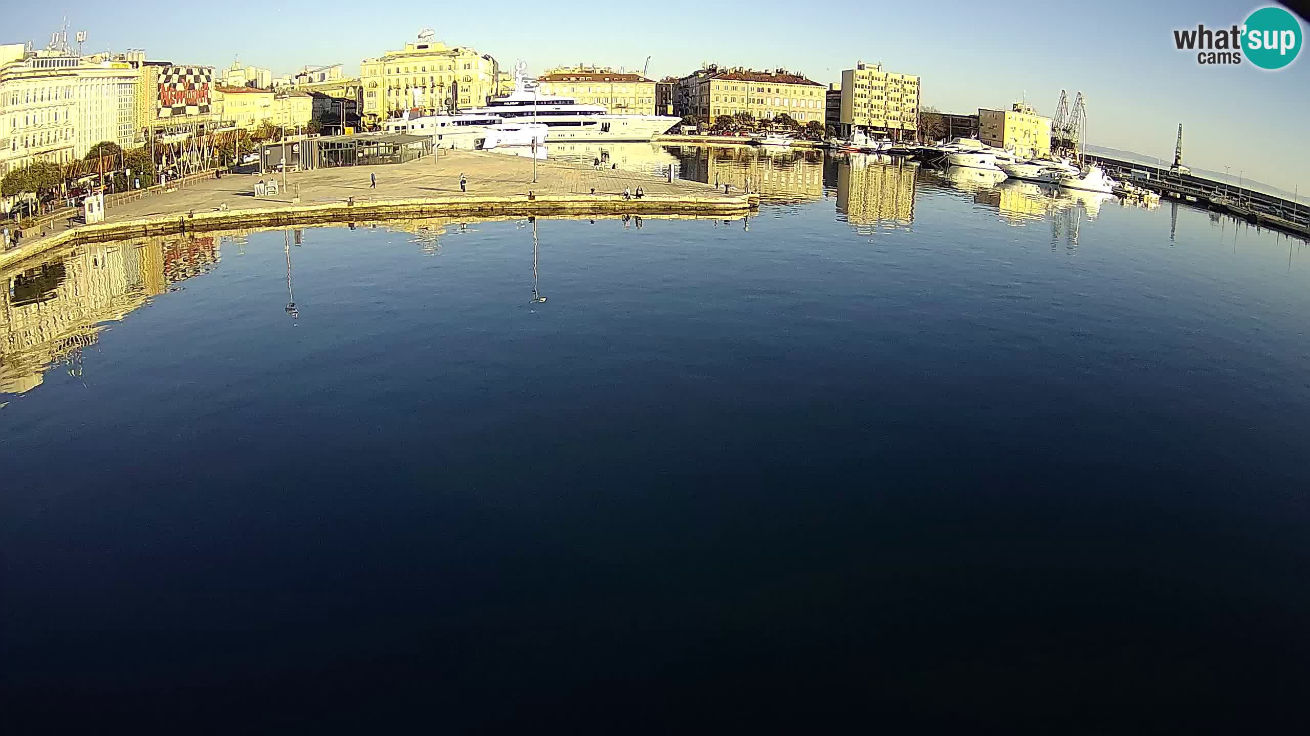 Reka – Botel Marina spletna kamera