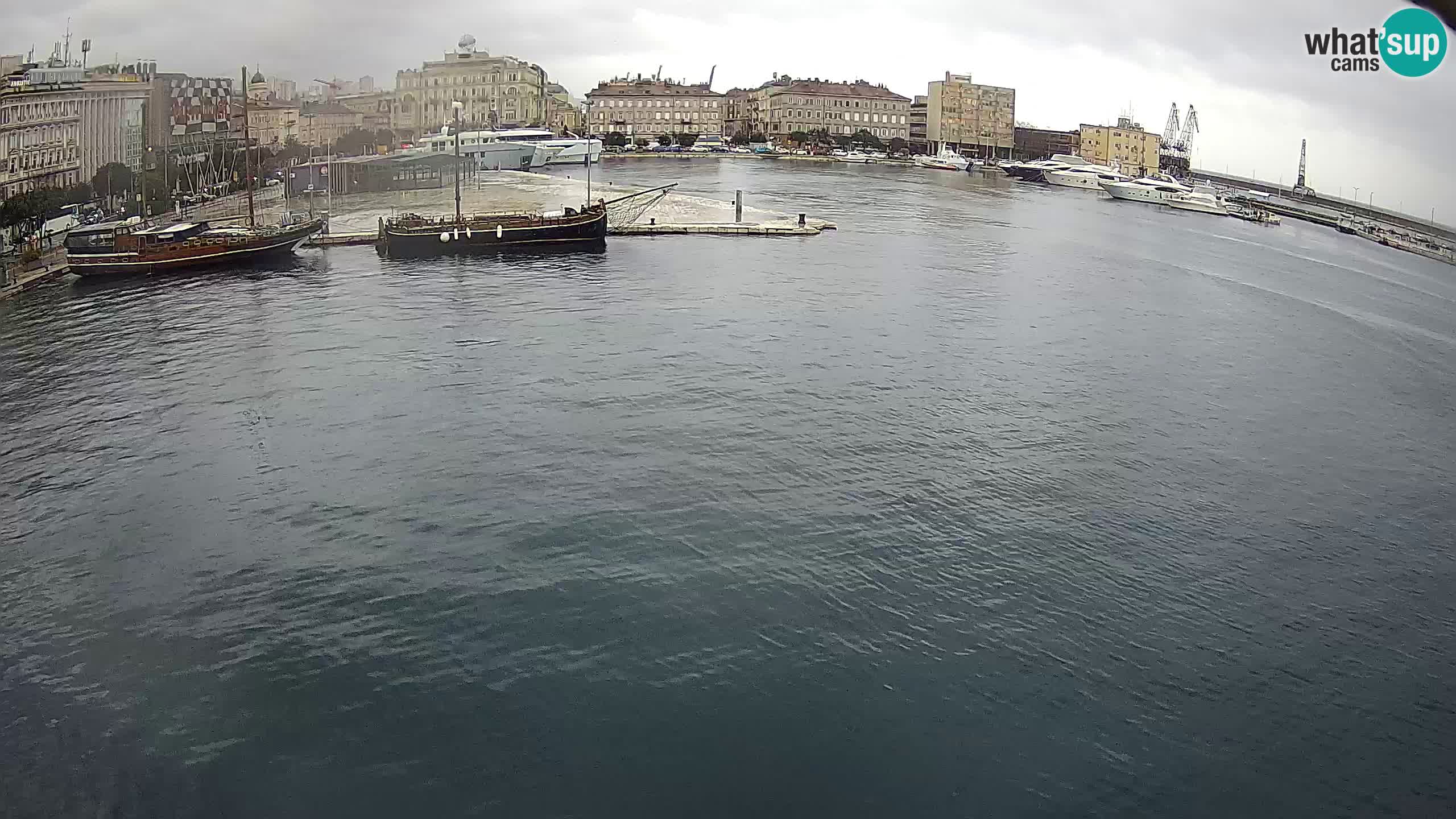 Botel Marina – Rijeka live cam