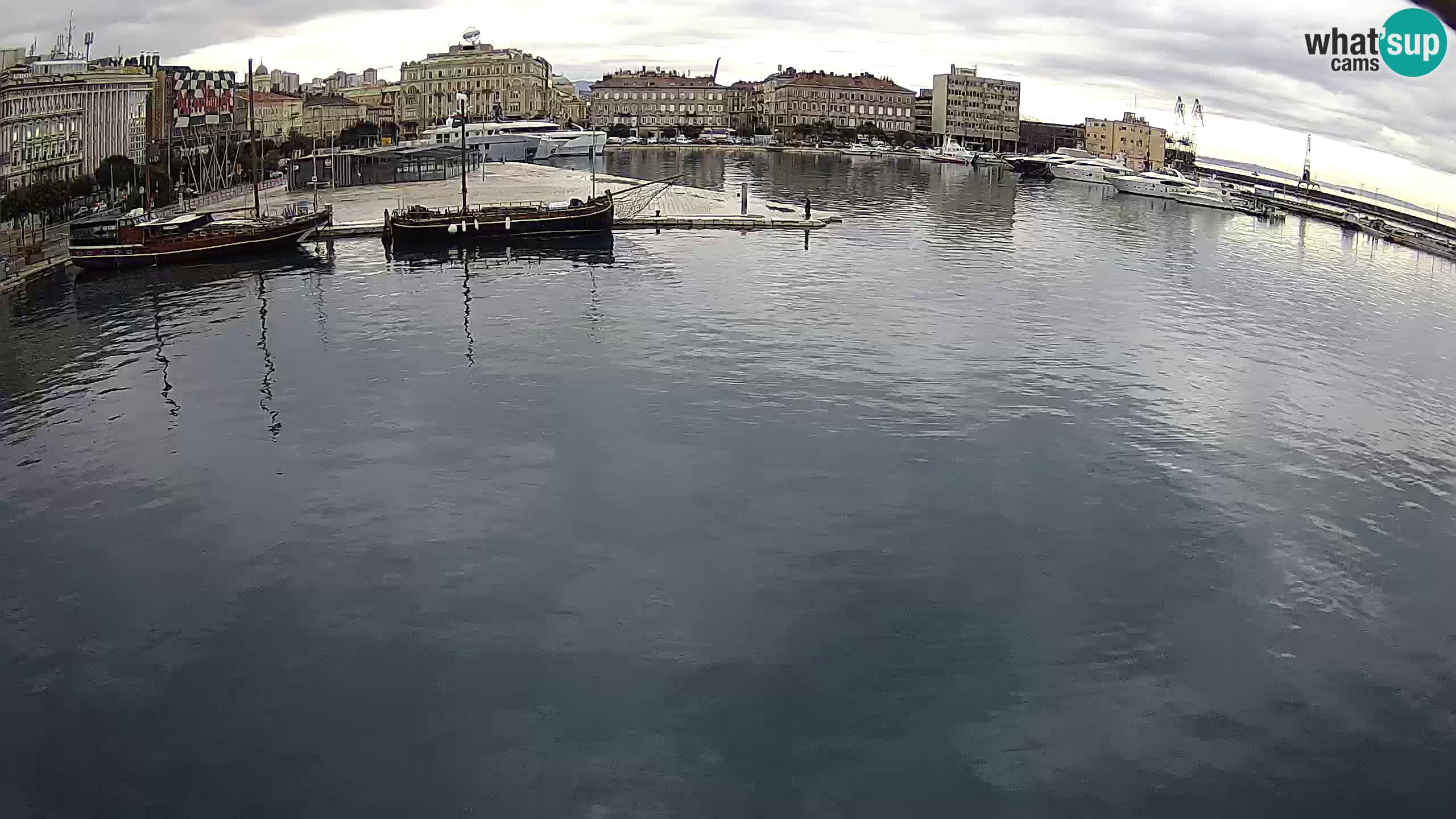 Botel Marina cámara web en vivo Rijeka