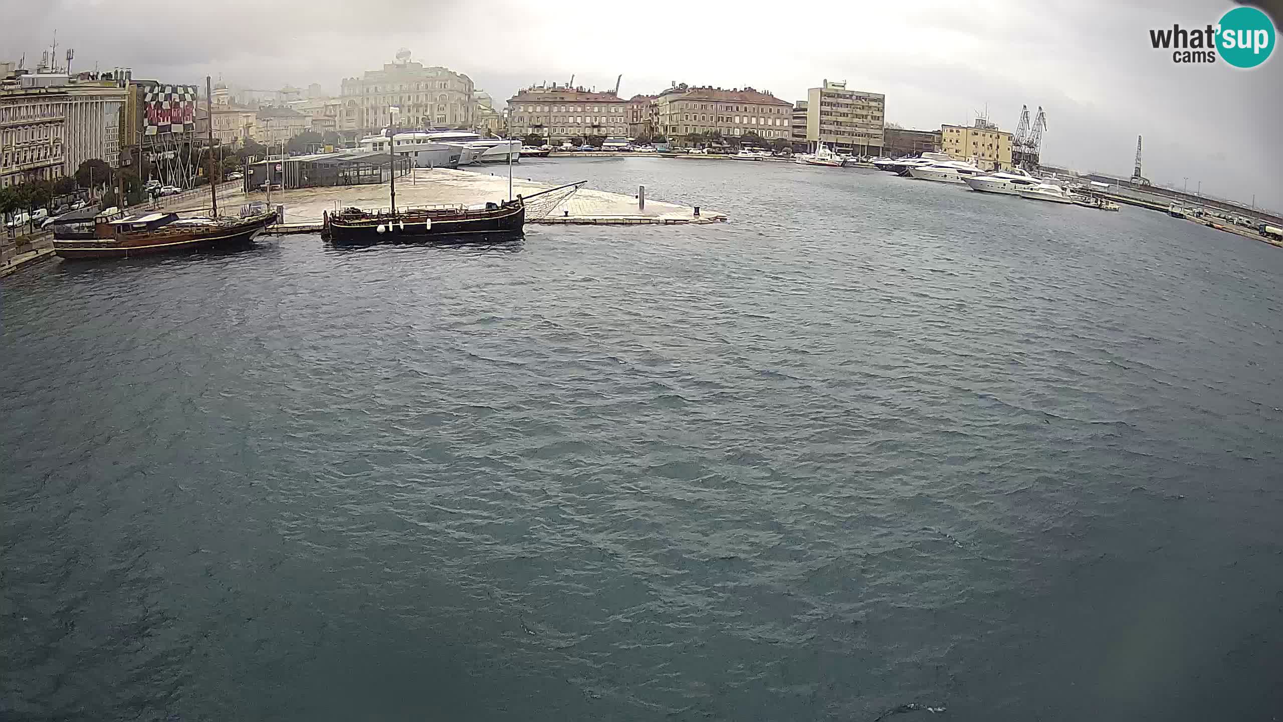 Botel Marina cámara web en vivo Rijeka