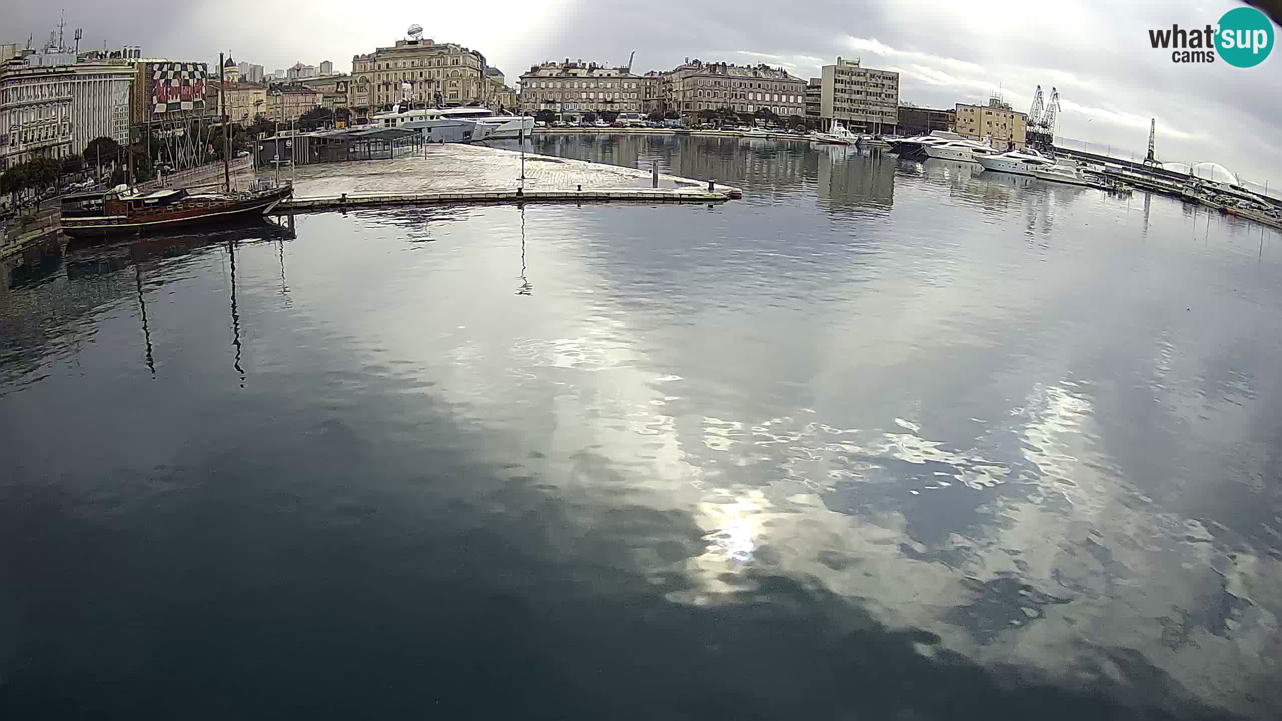 Botel Marina – Rijeka live cam