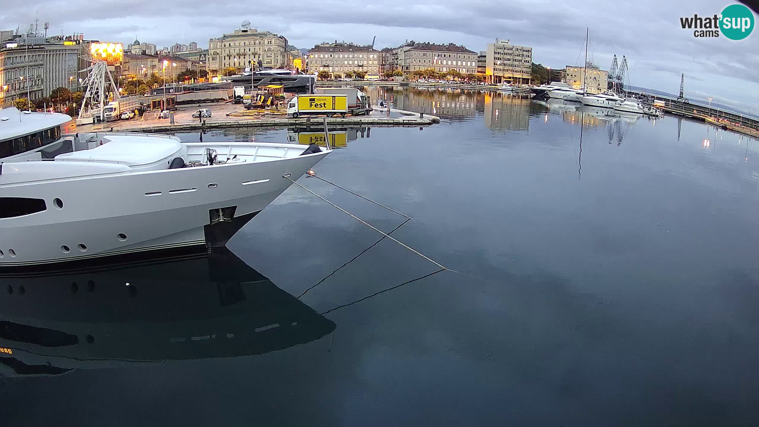 Reka – Botel Marina spletna kamera