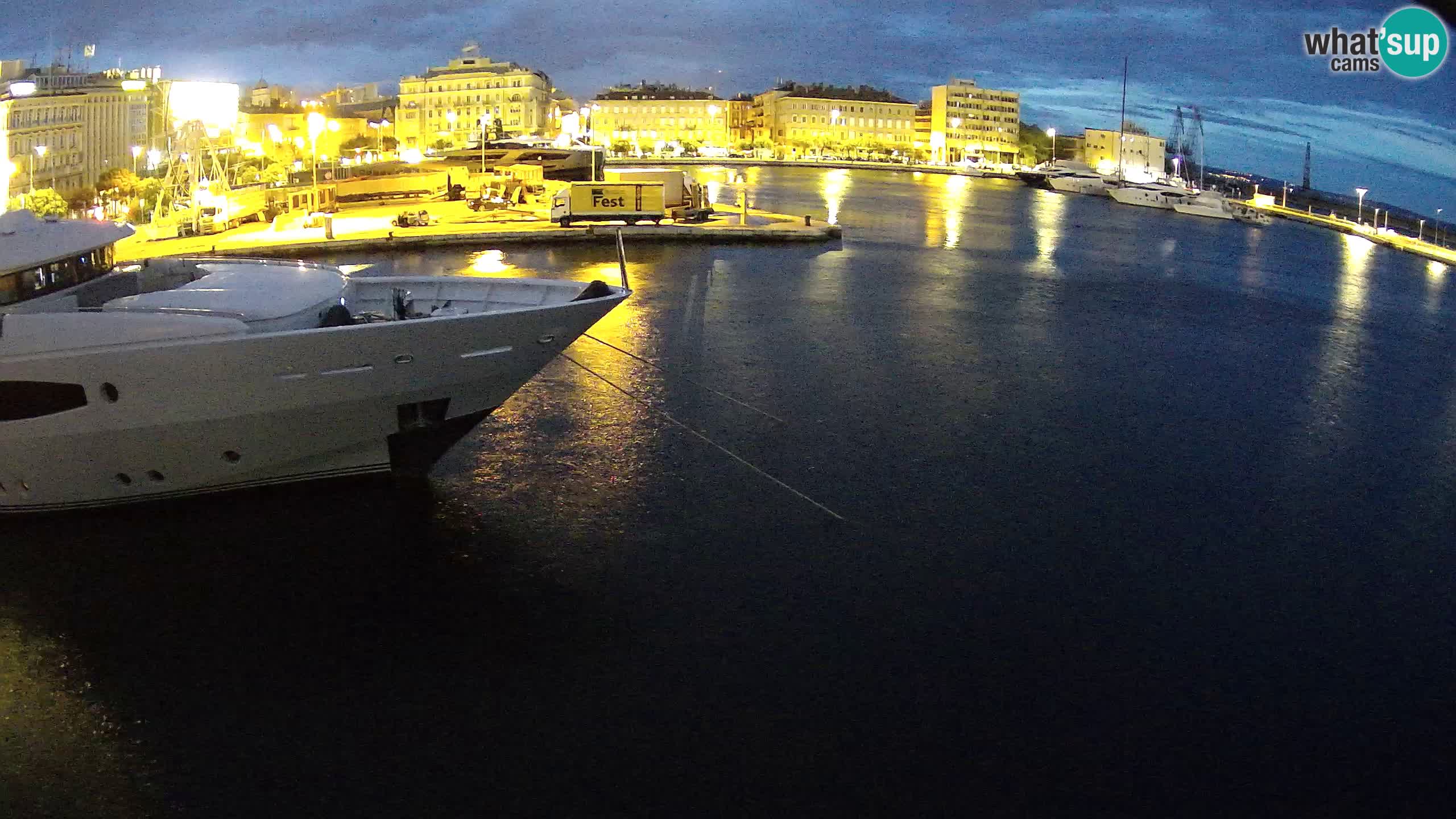 Reka – Botel Marina spletna kamera