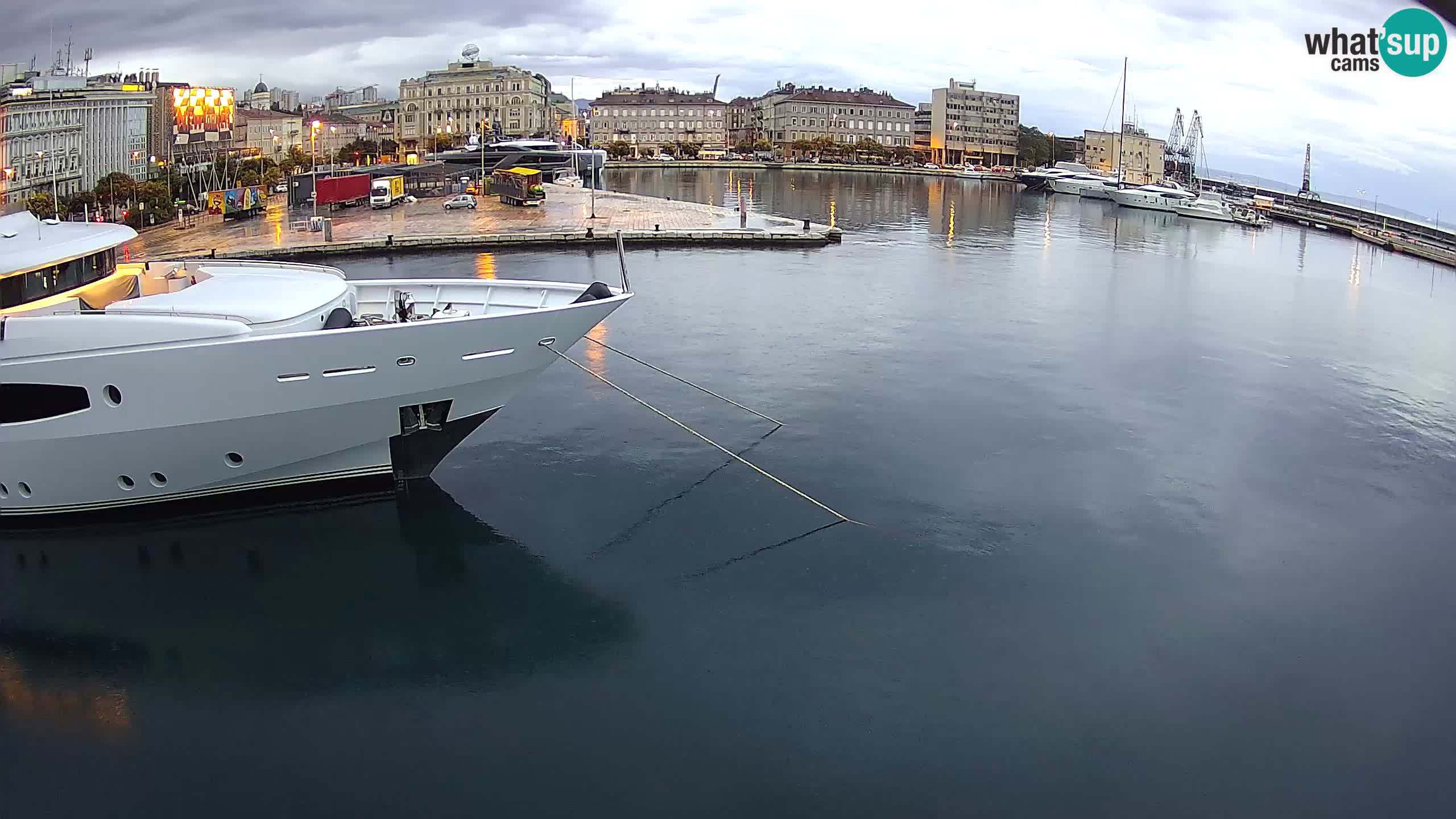 Reka – Botel Marina spletna kamera