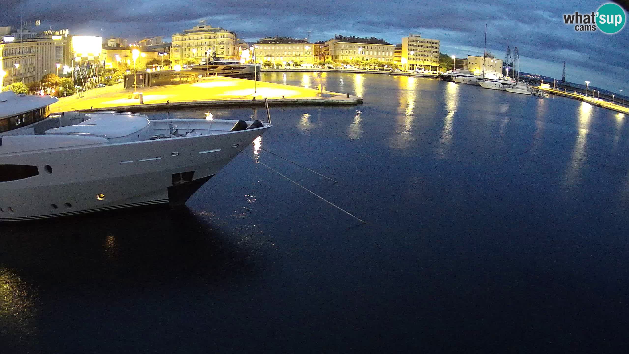 Reka – Botel Marina spletna kamera