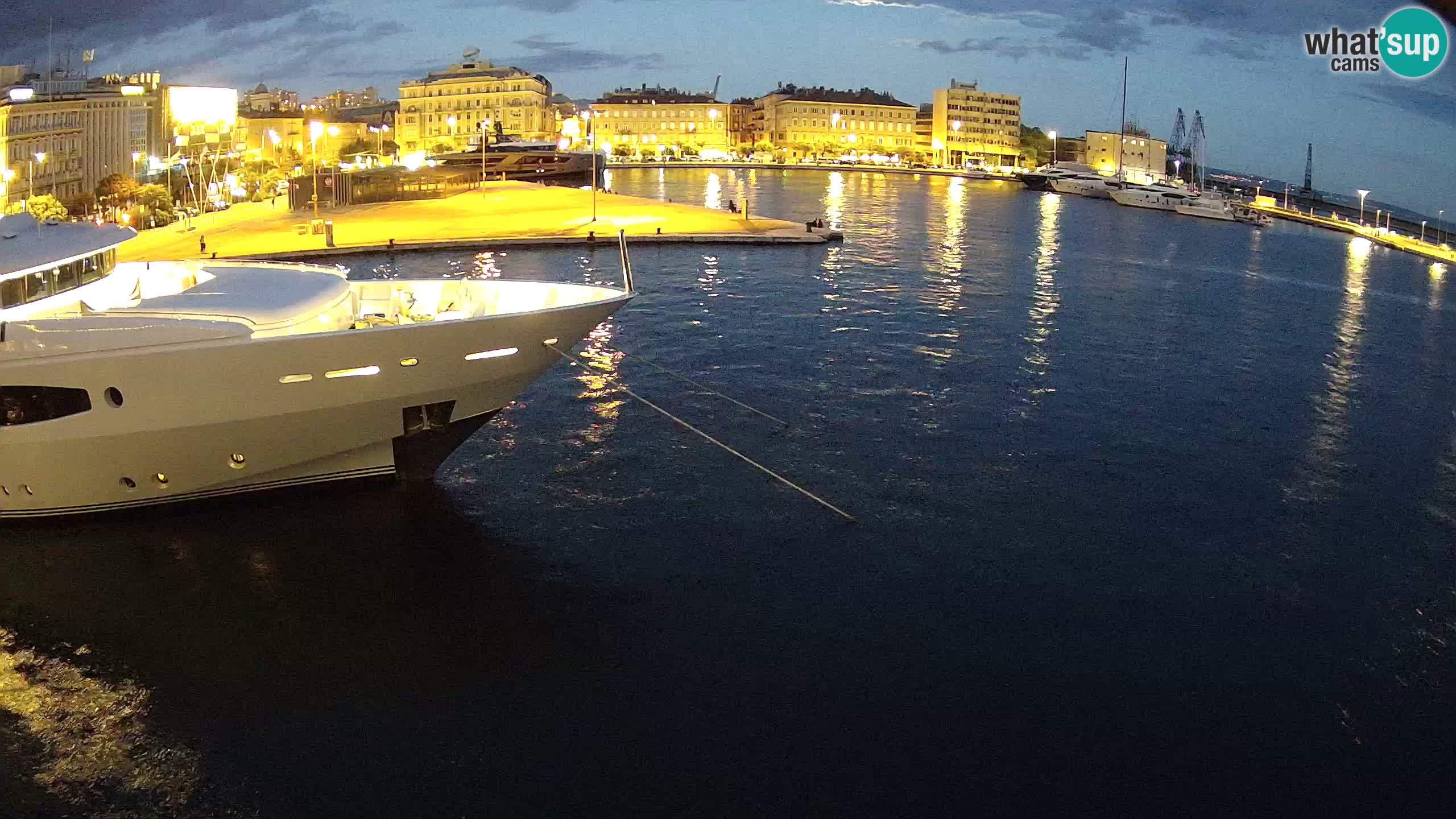Reka – Botel Marina spletna kamera