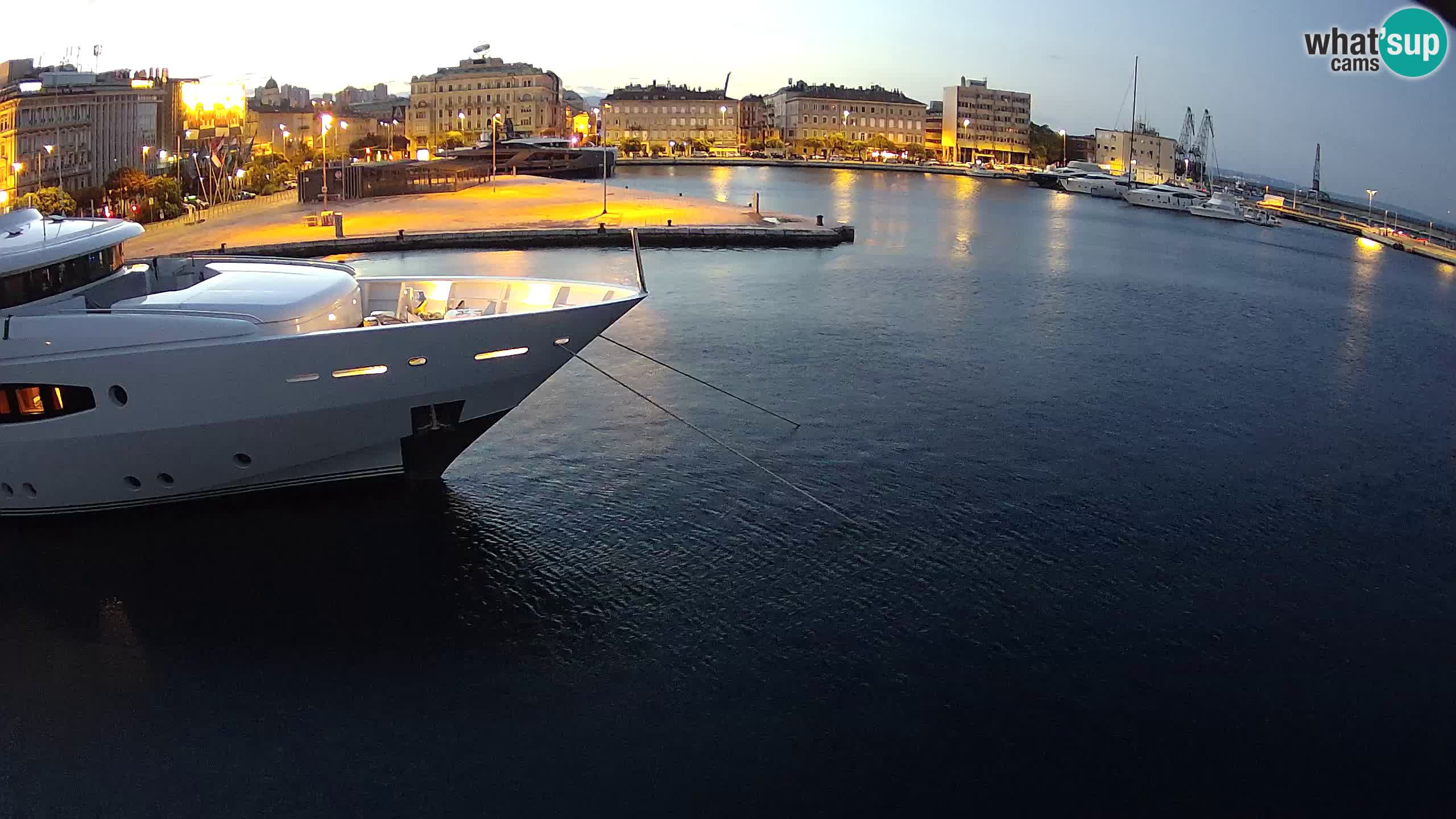 Reka – Botel Marina spletna kamera