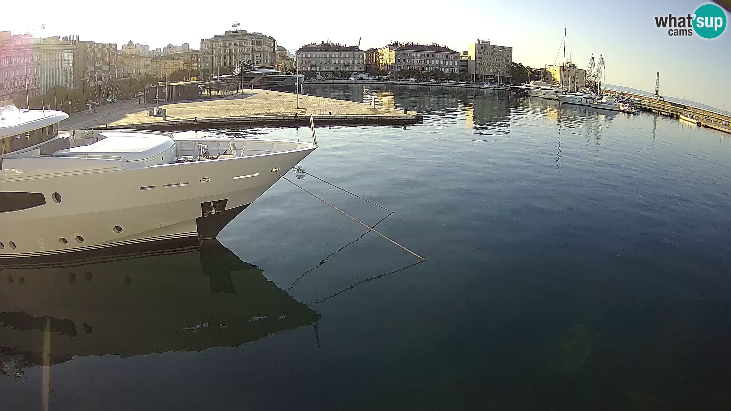 Reka – Botel Marina spletna kamera