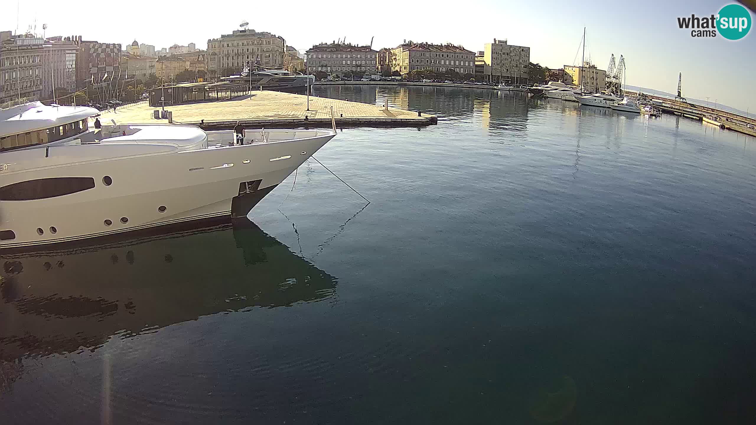 Reka – Botel Marina spletna kamera