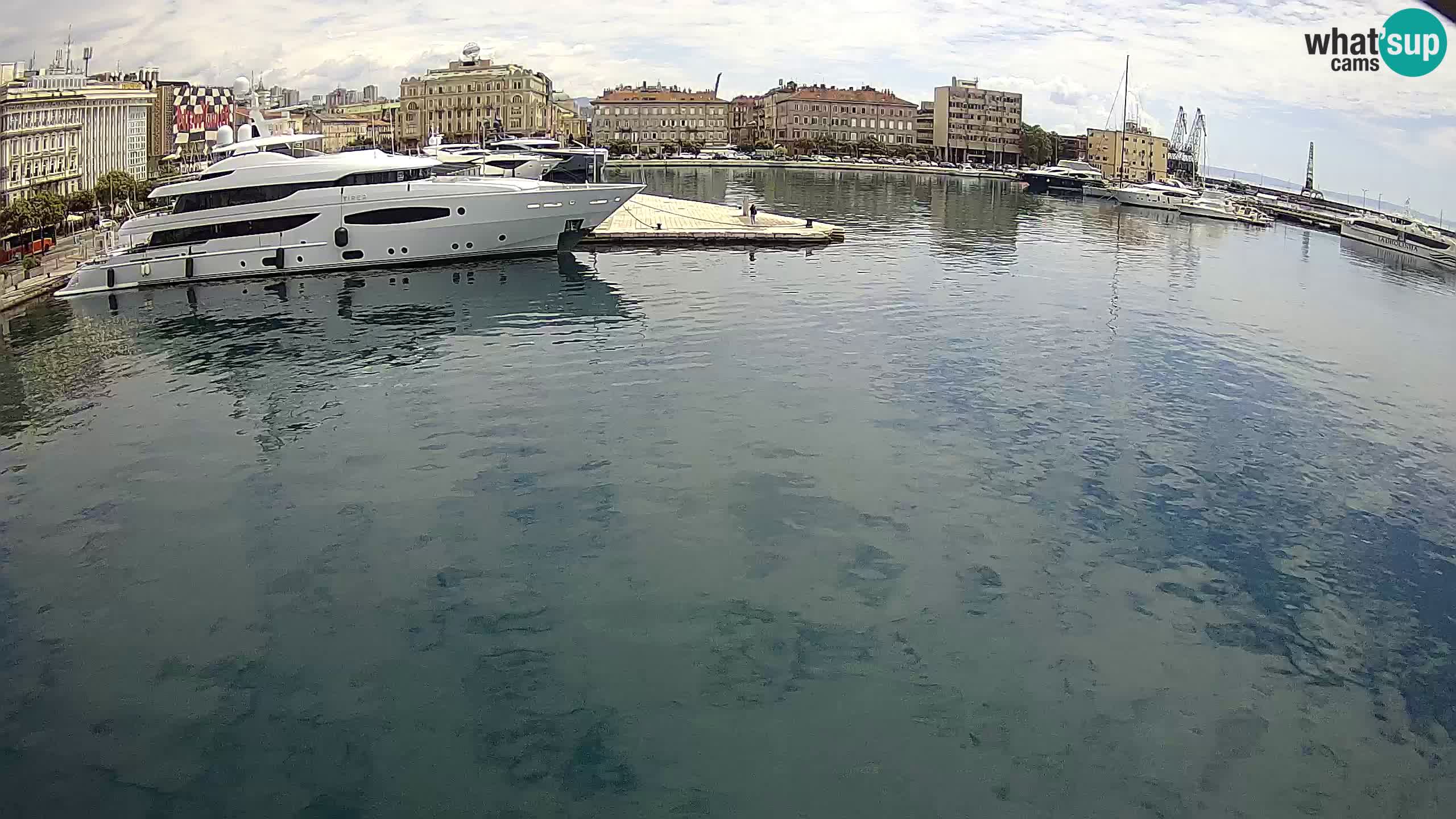 Reka – Botel Marina spletna kamera