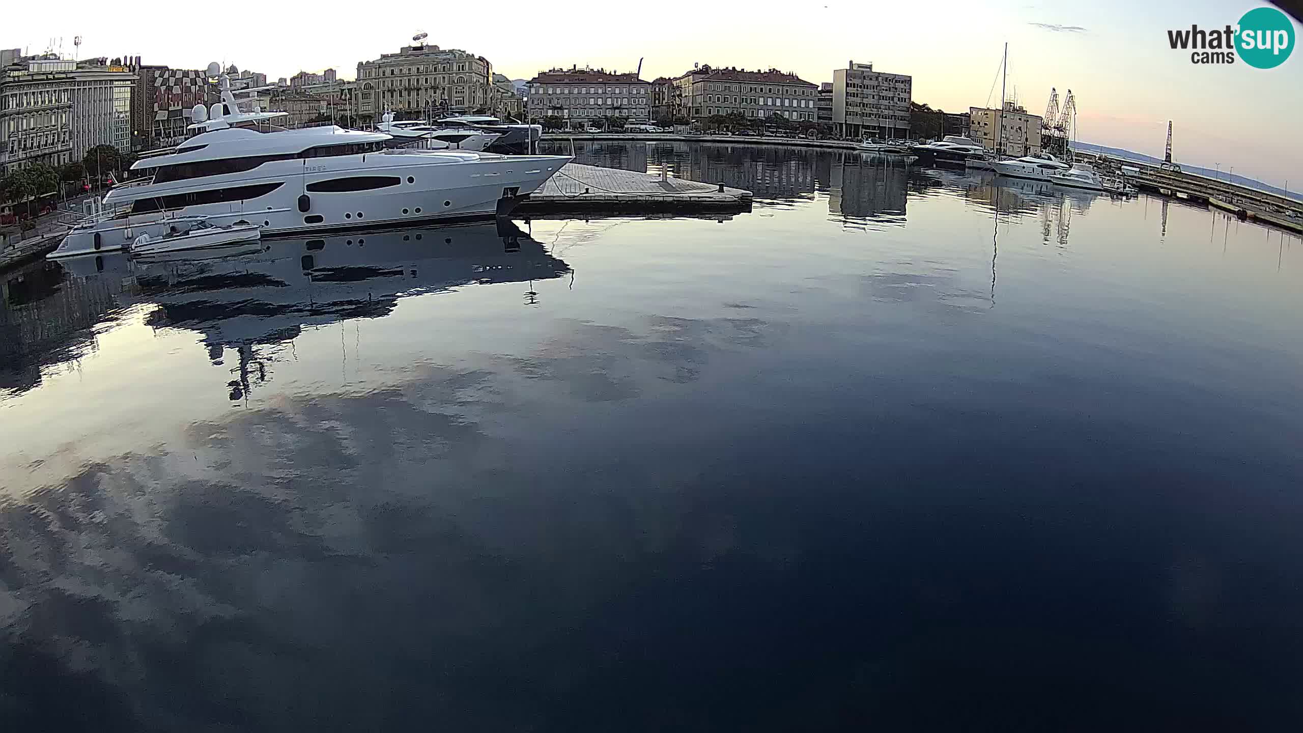 Botel Marina cámara web en vivo Rijeka