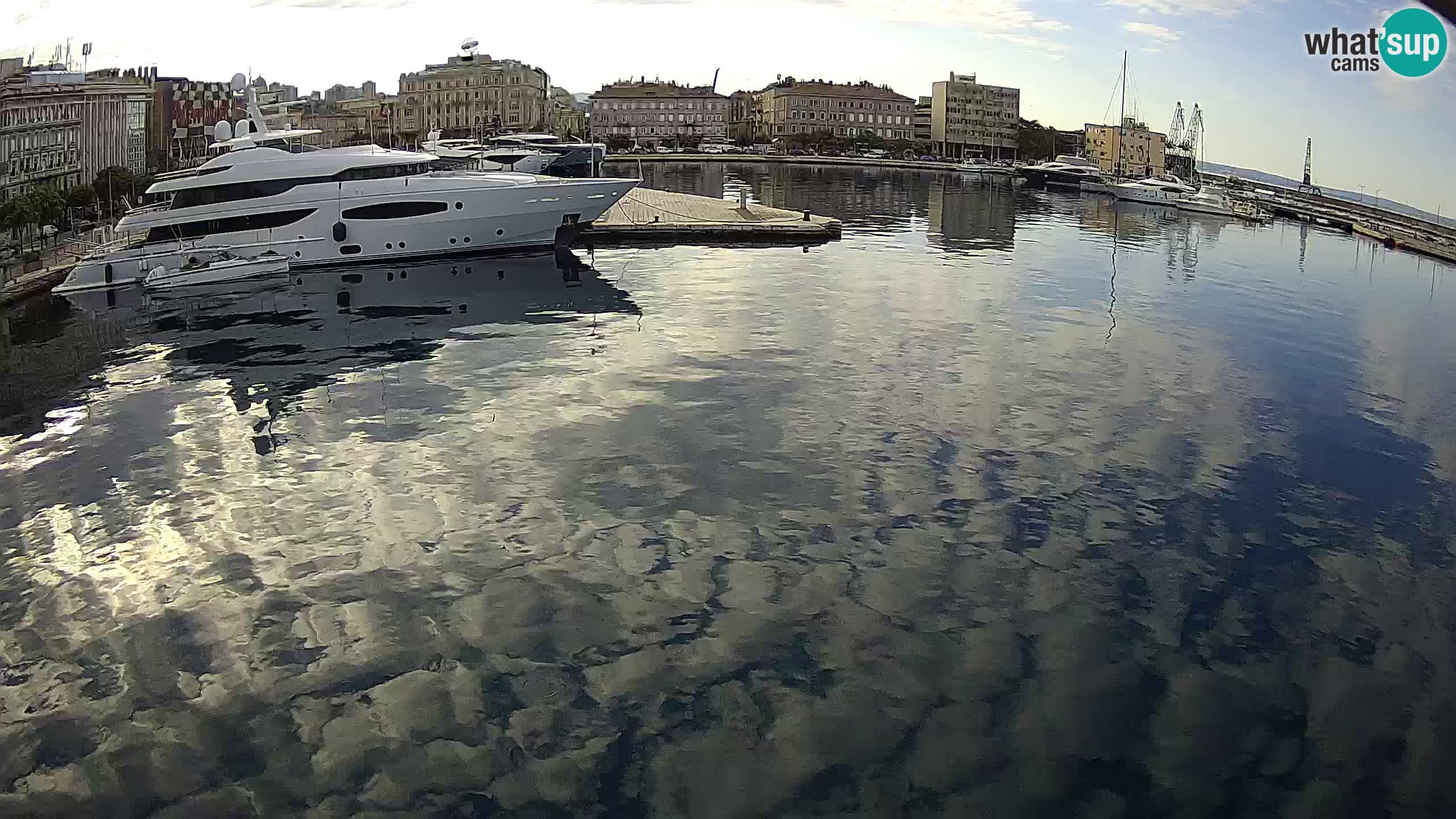 Reka – Botel Marina spletna kamera