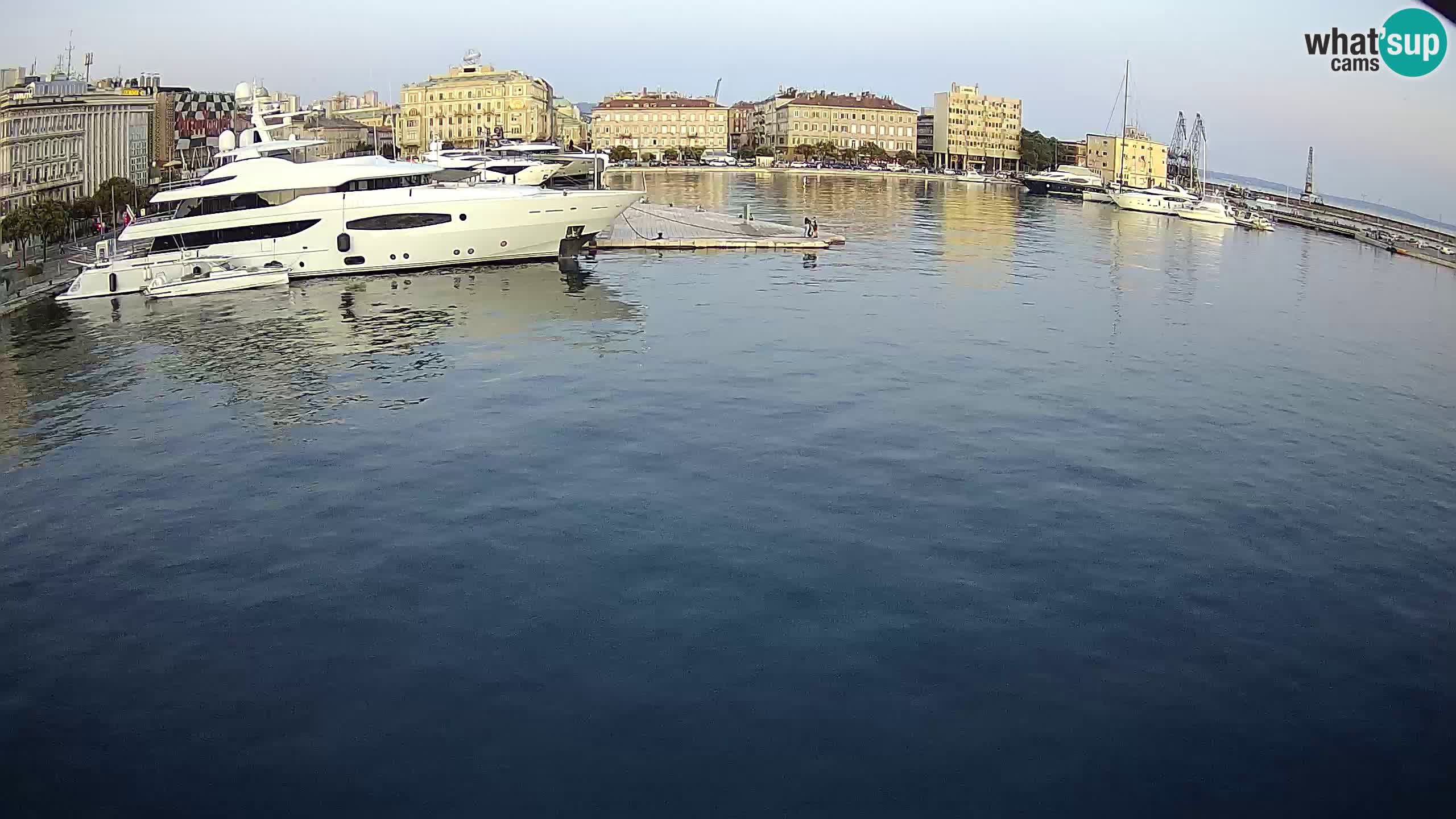 Reka – Botel Marina spletna kamera