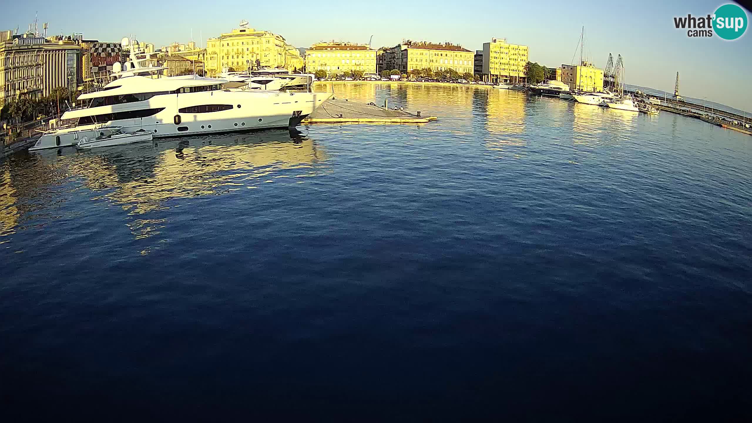 Reka – Botel Marina spletna kamera