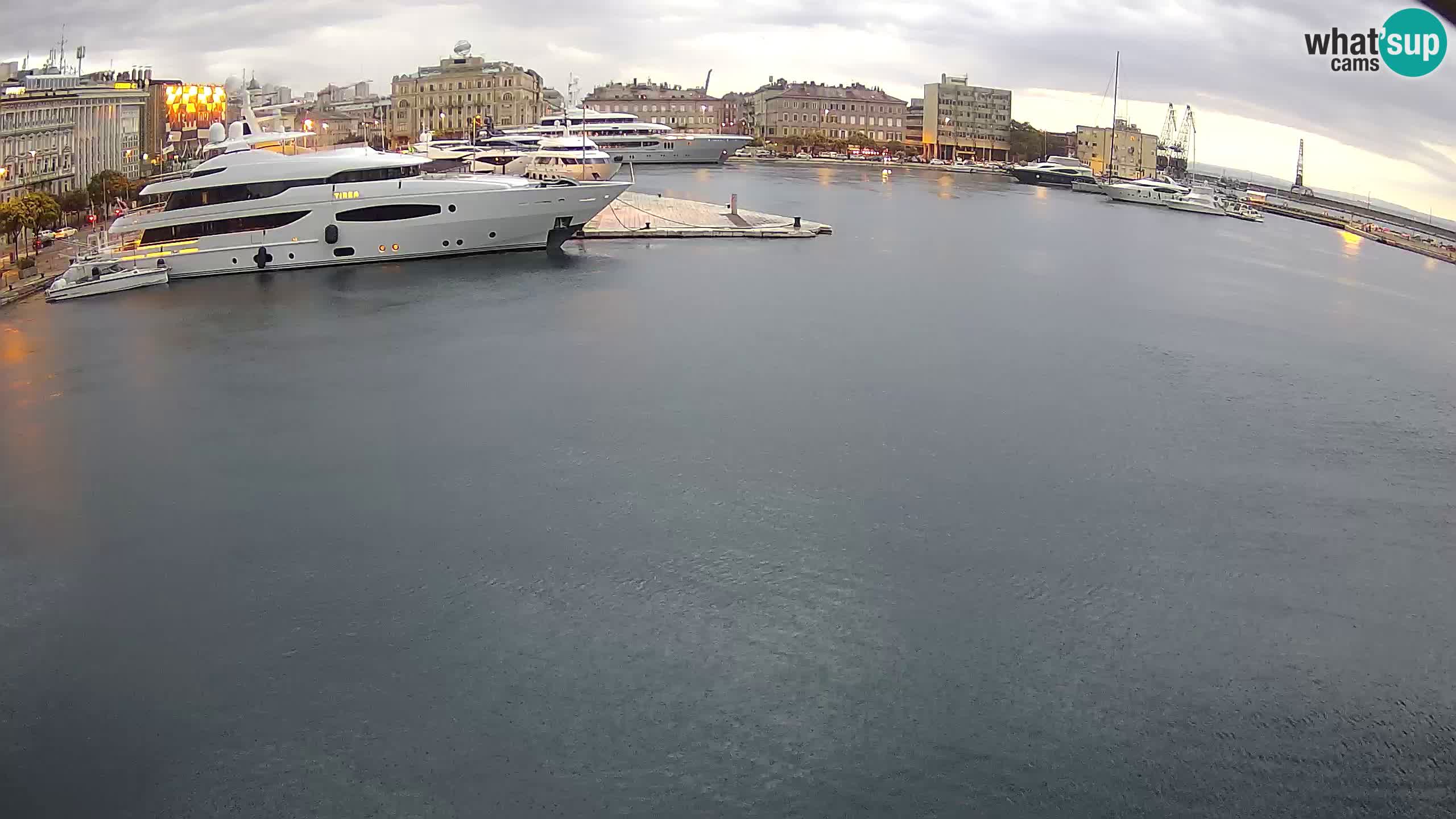 Reka – Botel Marina spletna kamera