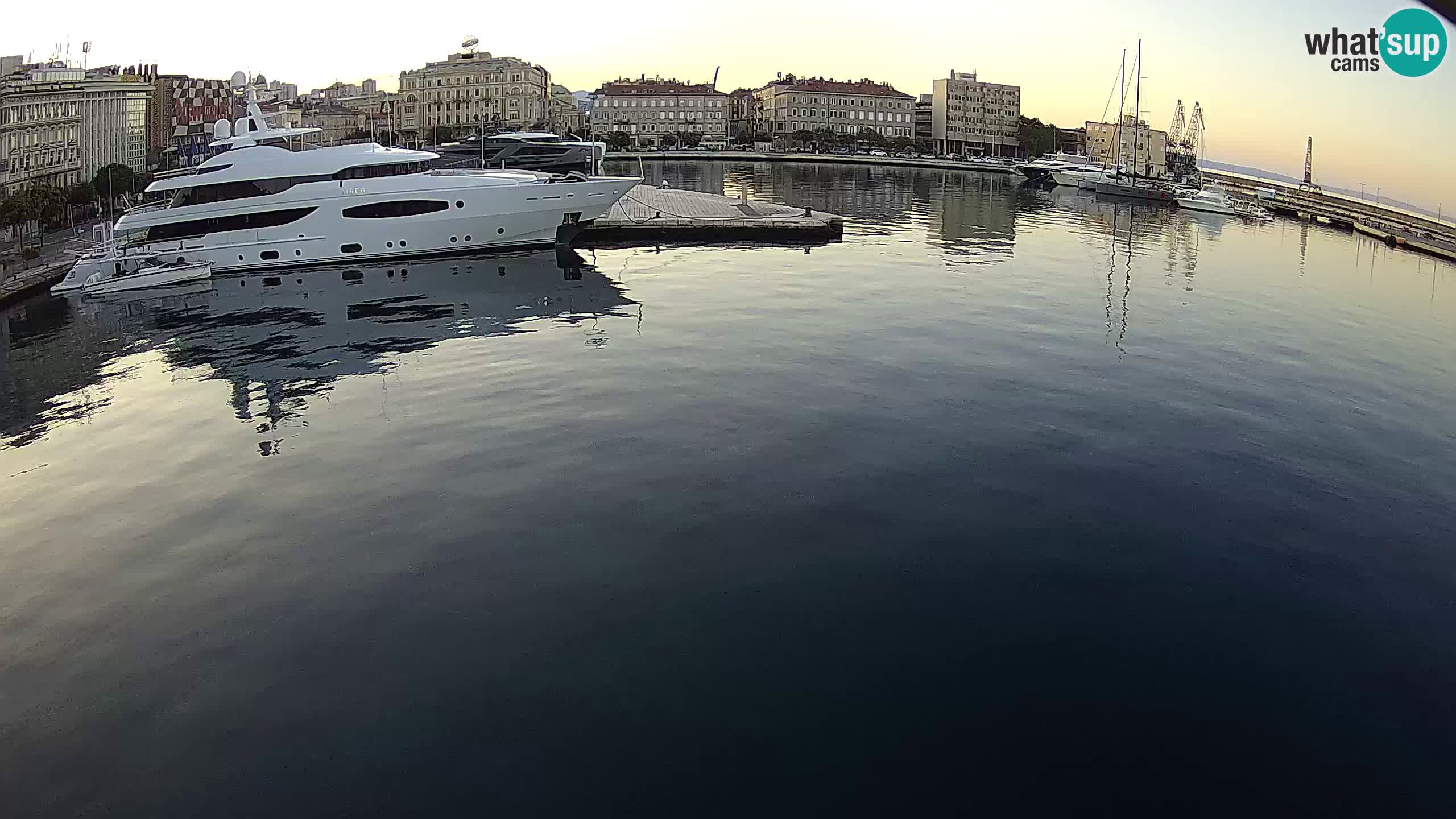 Botel Marina – Rijeka live cam