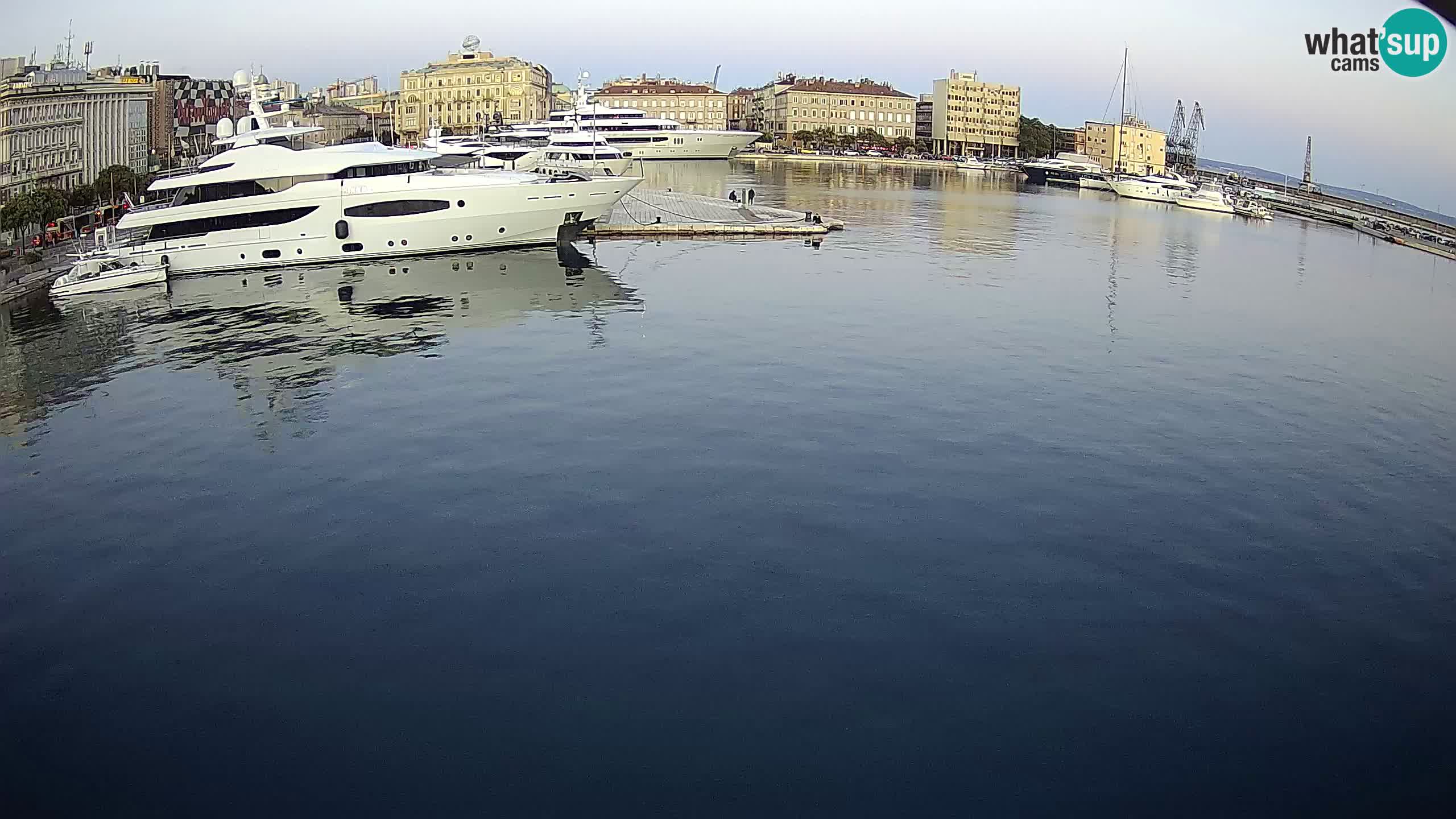 Reka – Botel Marina spletna kamera
