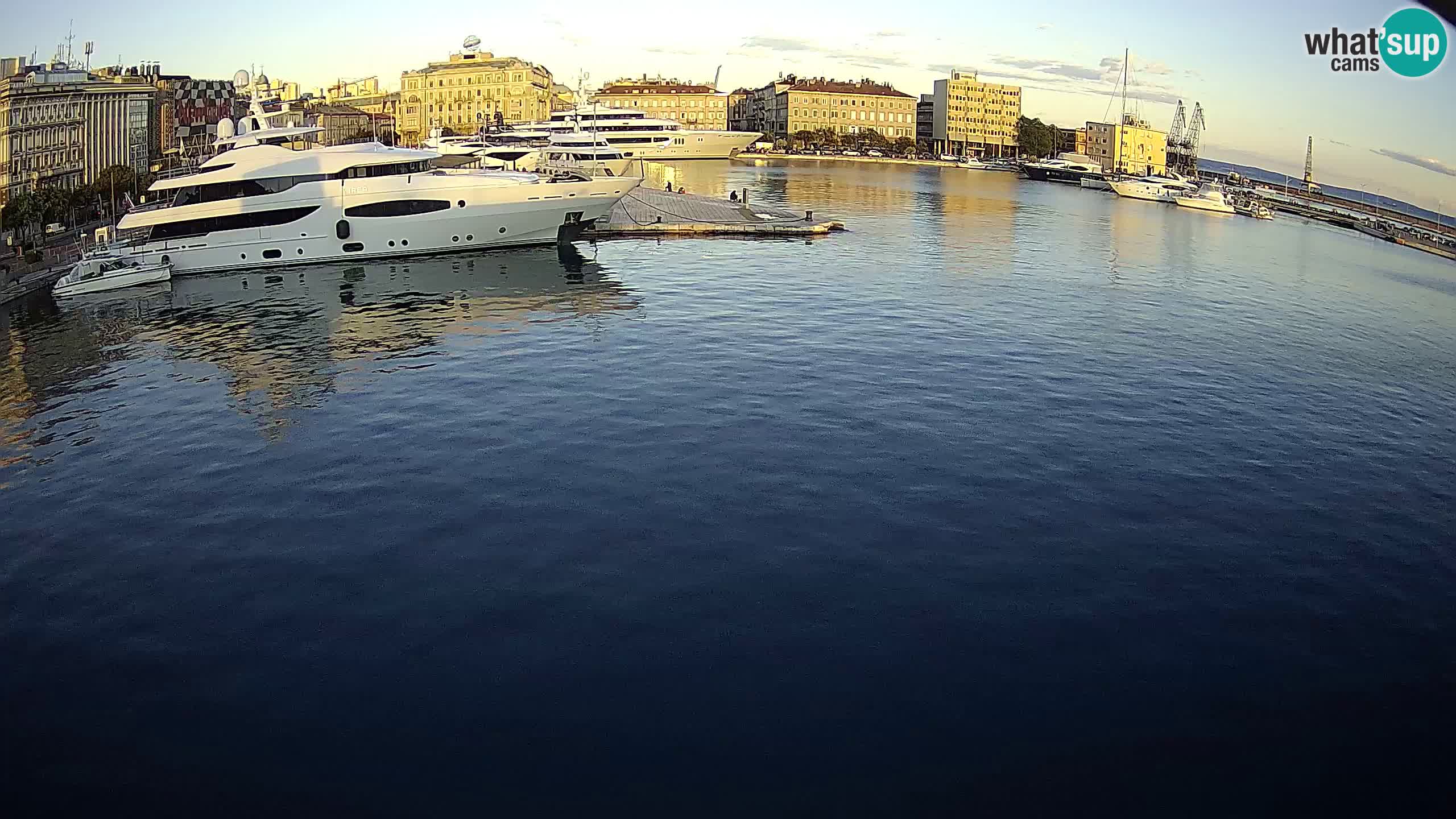 Reka – Botel Marina spletna kamera