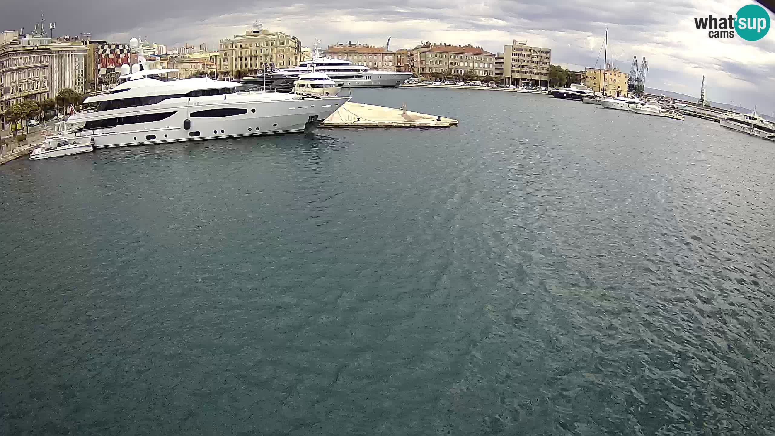 Reka – Botel Marina spletna kamera