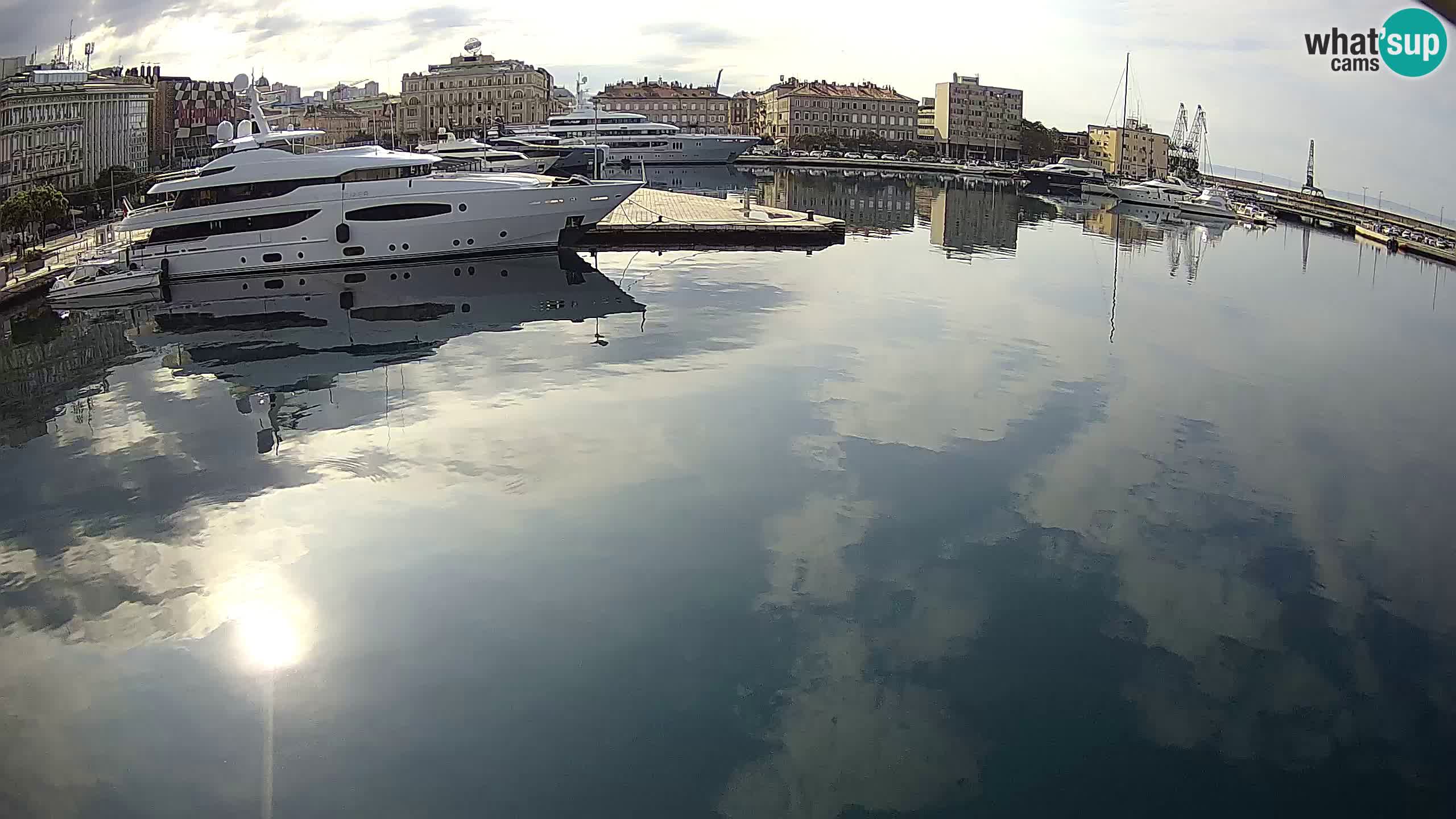Reka – Botel Marina spletna kamera