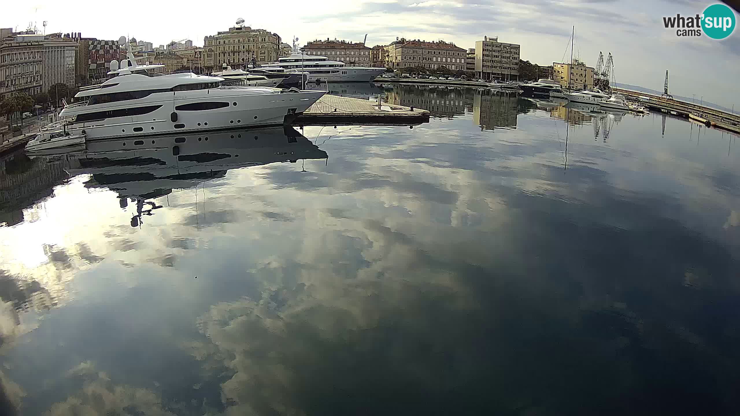 Reka – Botel Marina spletna kamera