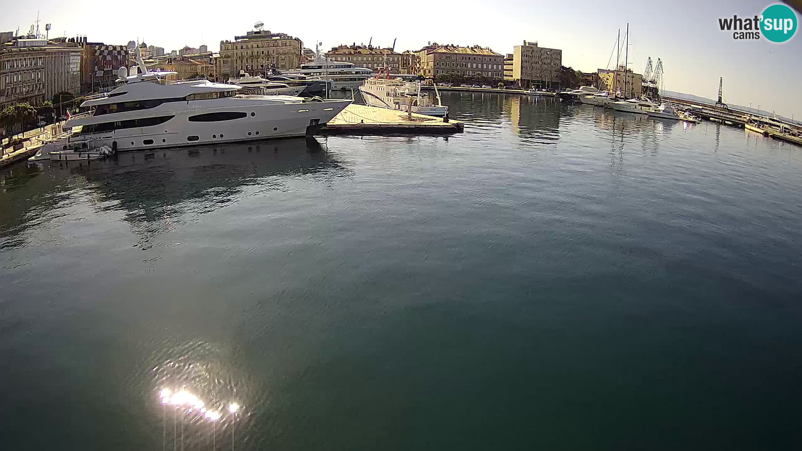 Reka – Botel Marina spletna kamera