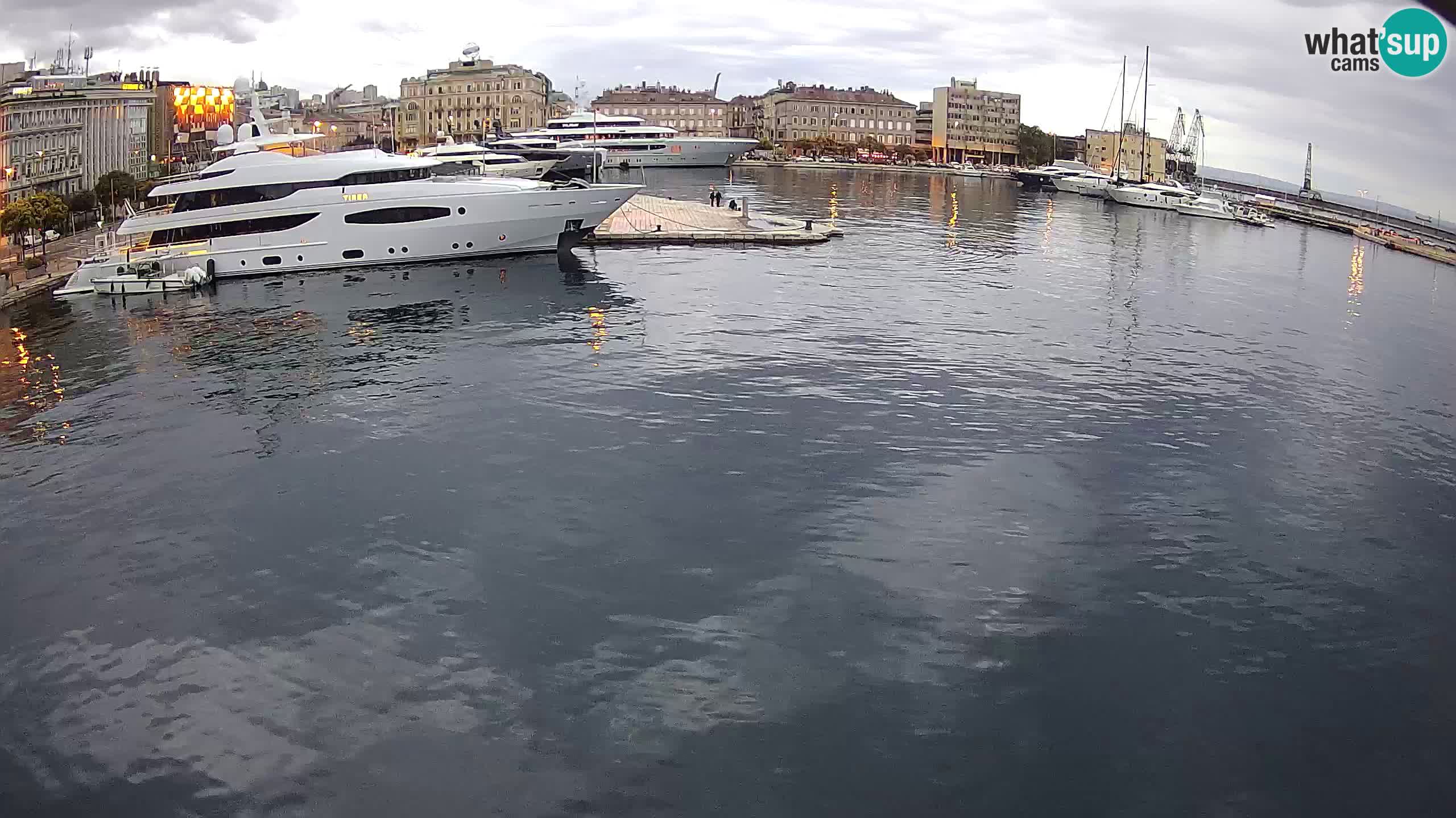 Reka – Botel Marina spletna kamera