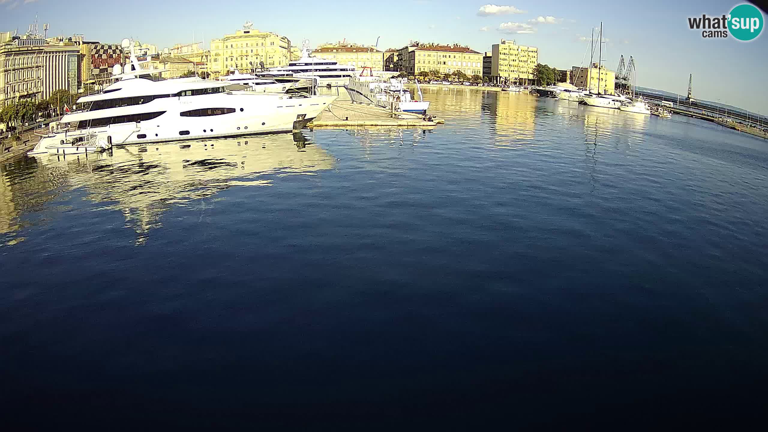 Reka – Botel Marina spletna kamera