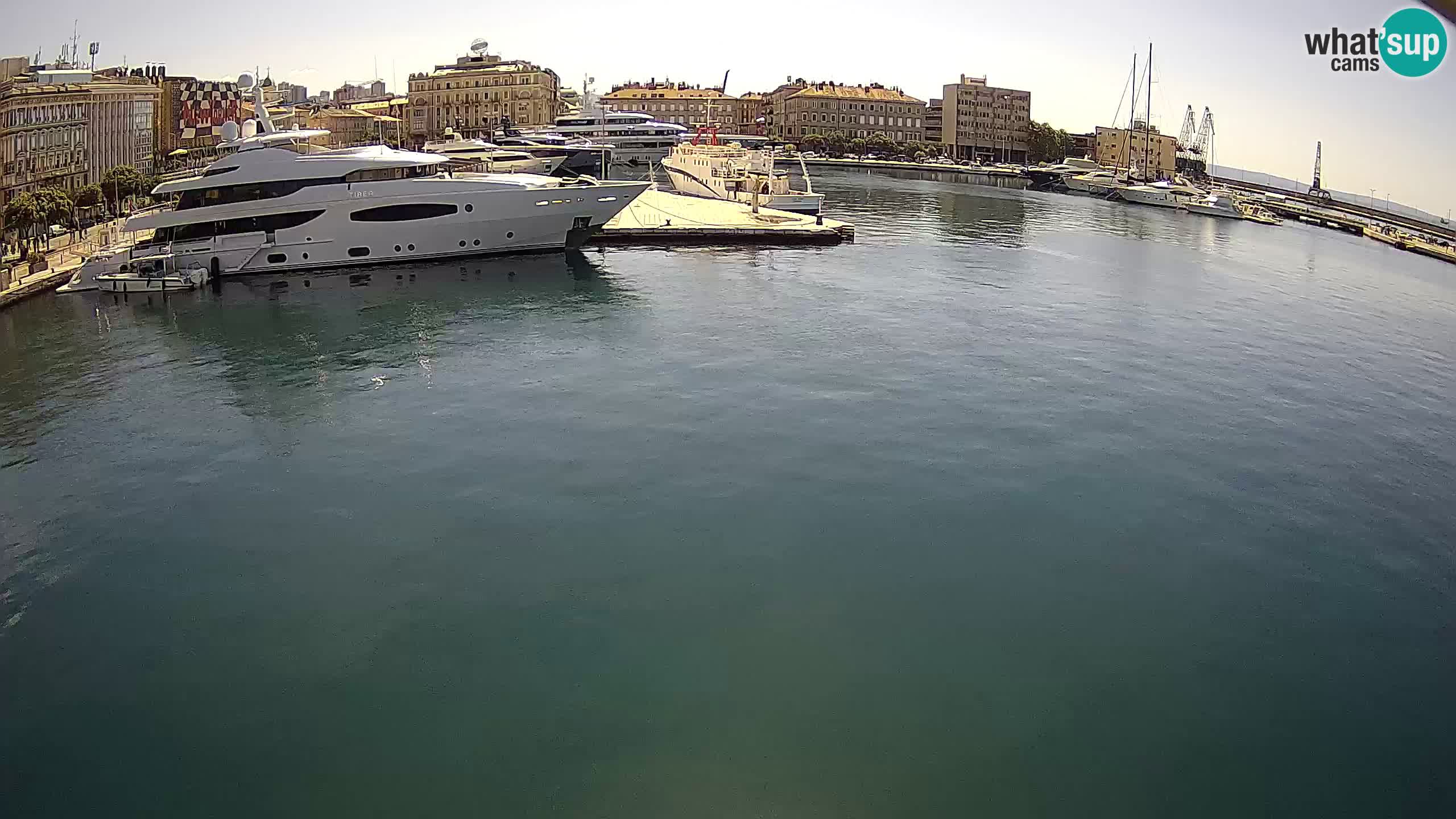 Reka – Botel Marina spletna kamera