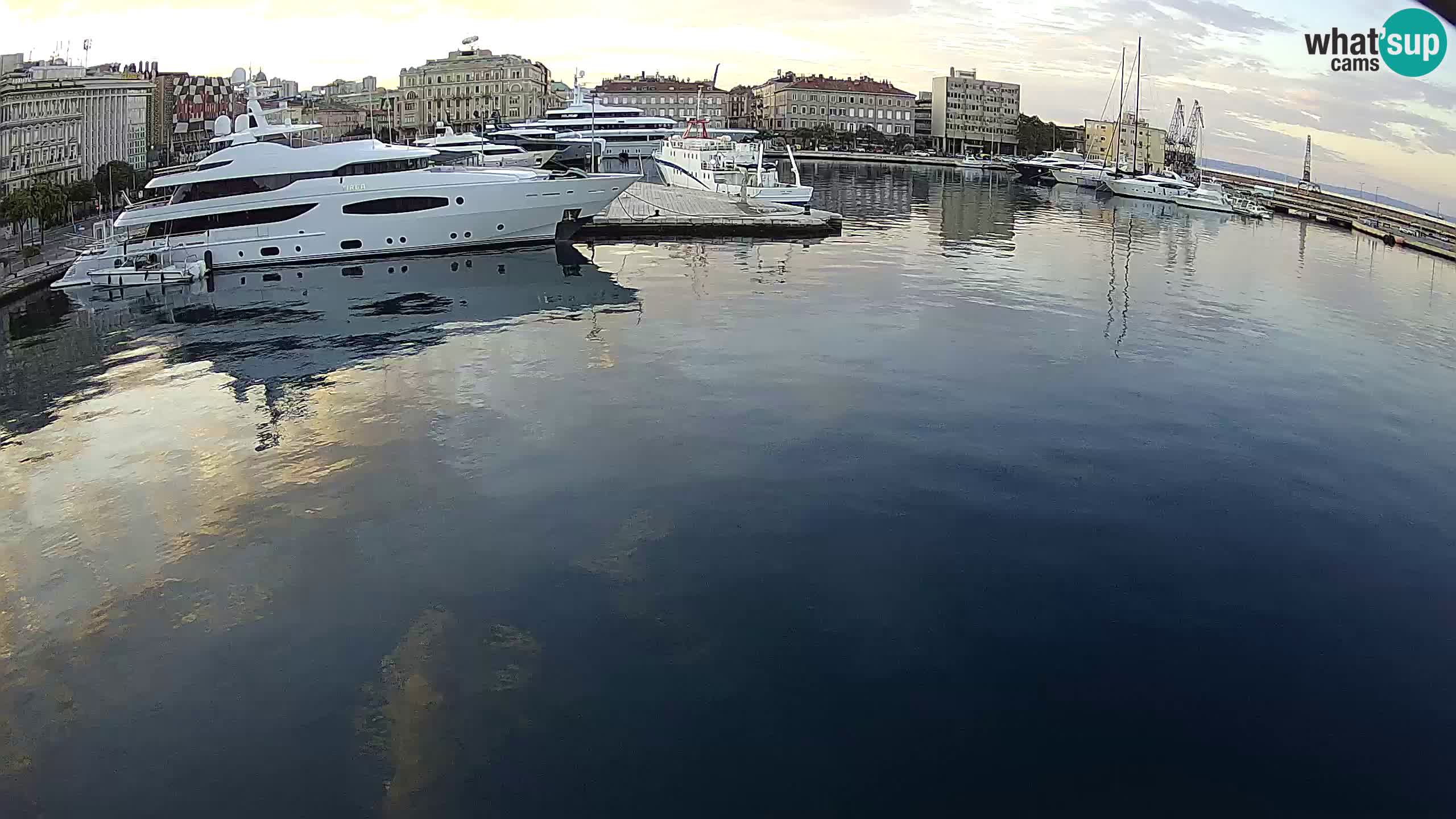Botel Marina cámara web en vivo Rijeka