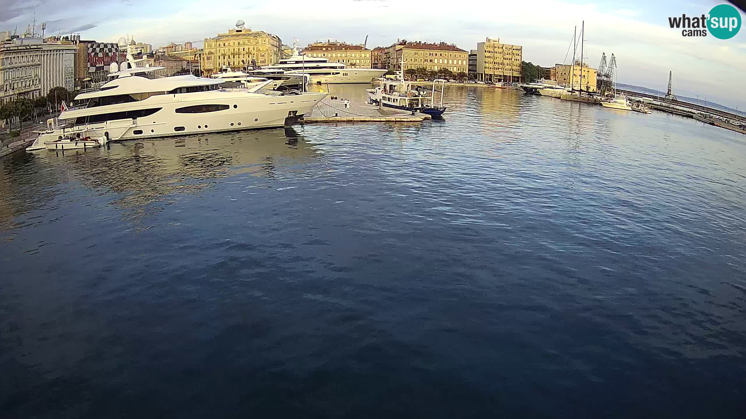Reka – Botel Marina spletna kamera