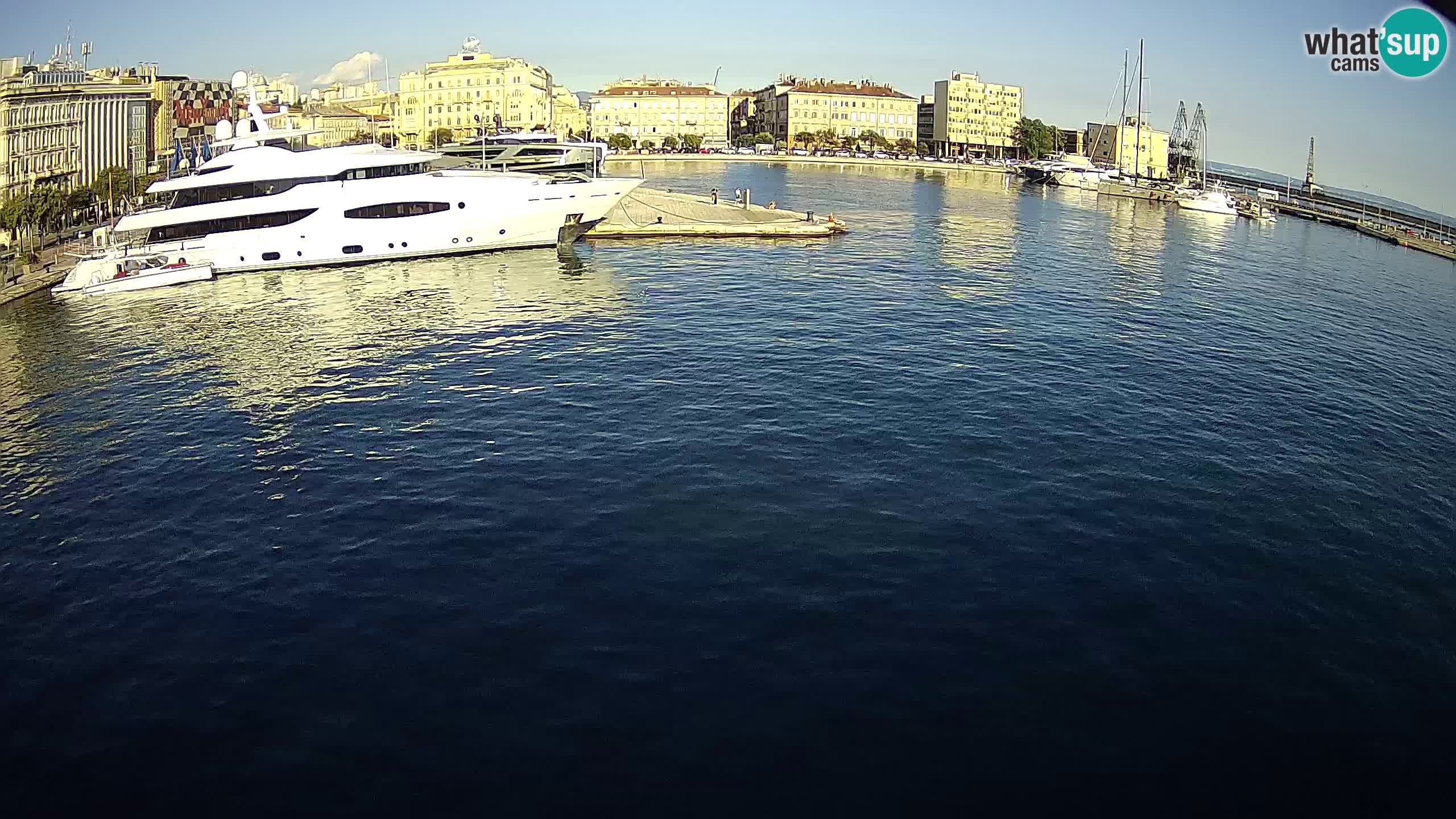 Reka – Botel Marina spletna kamera