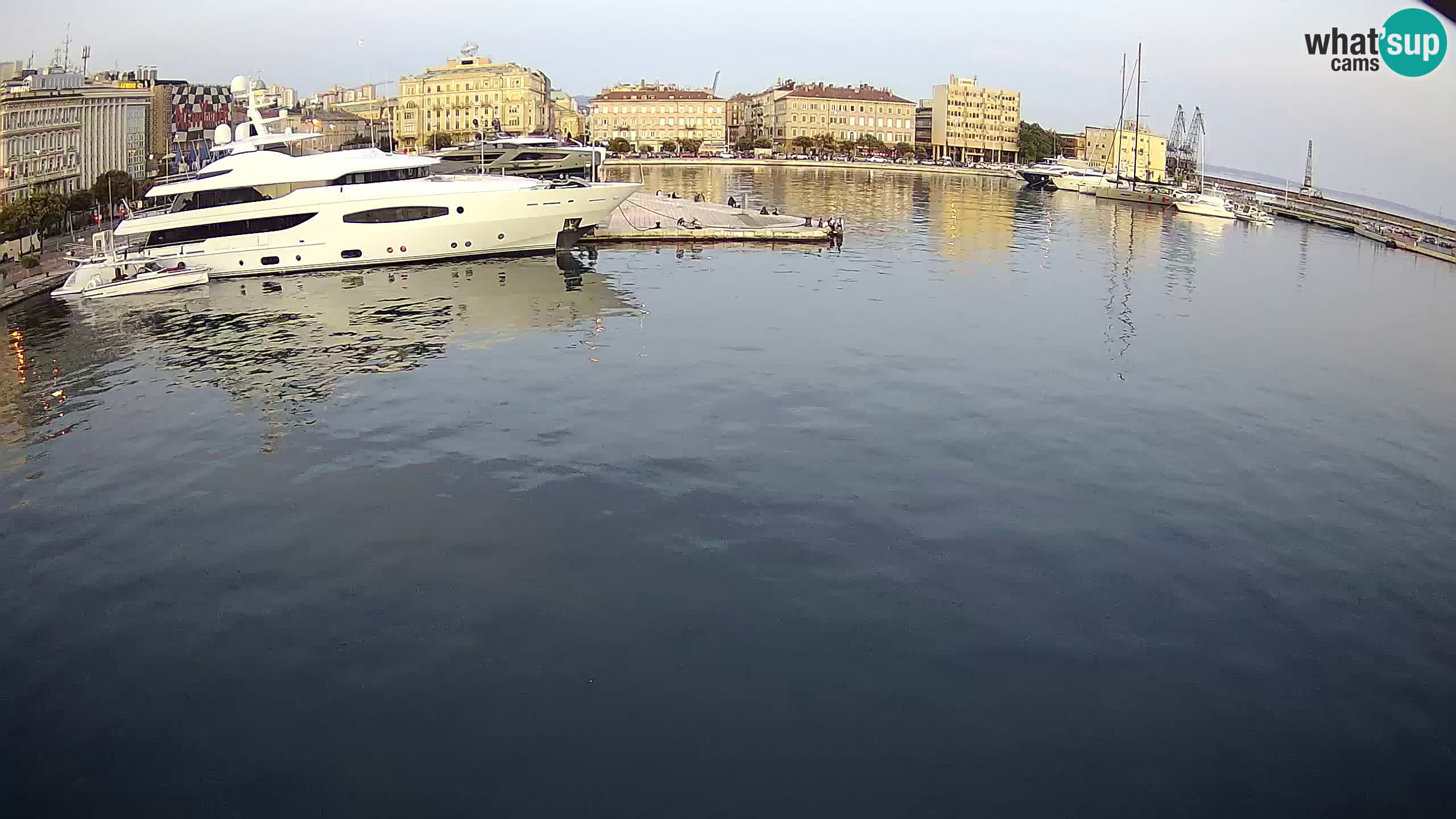 Reka – Botel Marina spletna kamera
