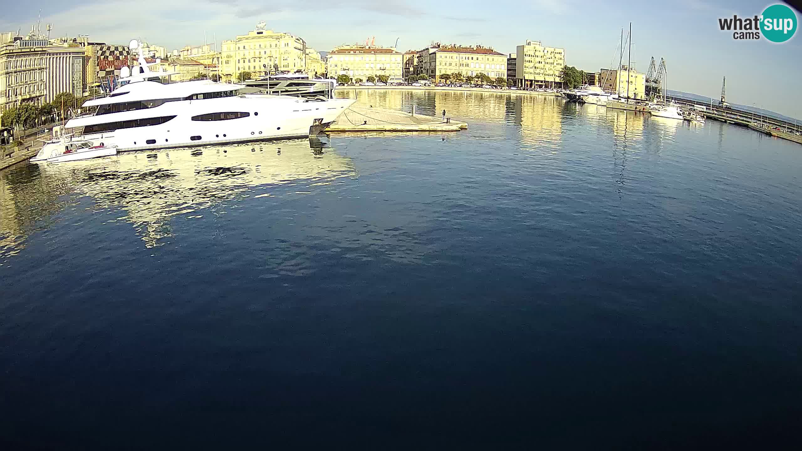 Reka – Botel Marina spletna kamera