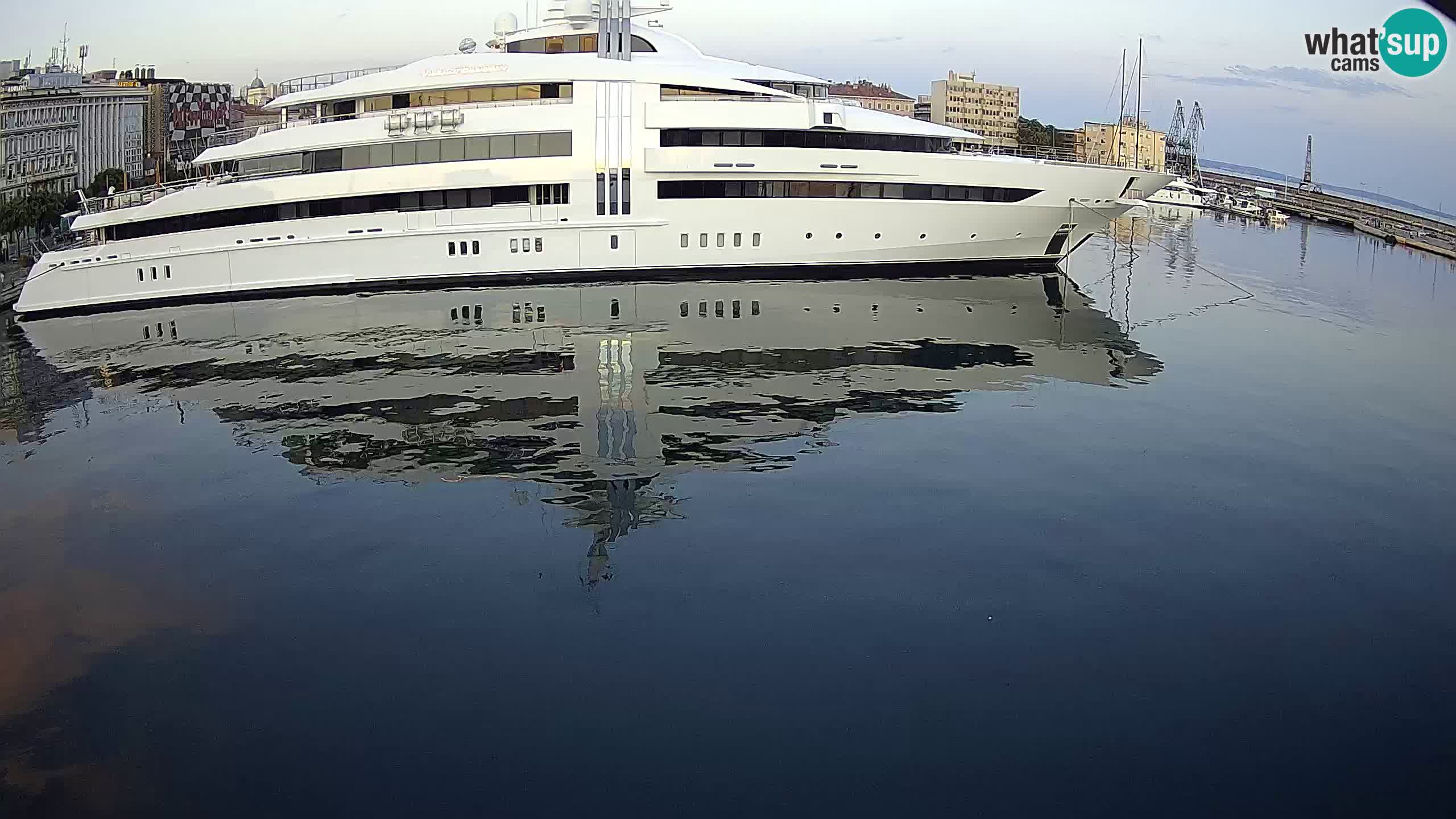 Reka – Botel Marina spletna kamera