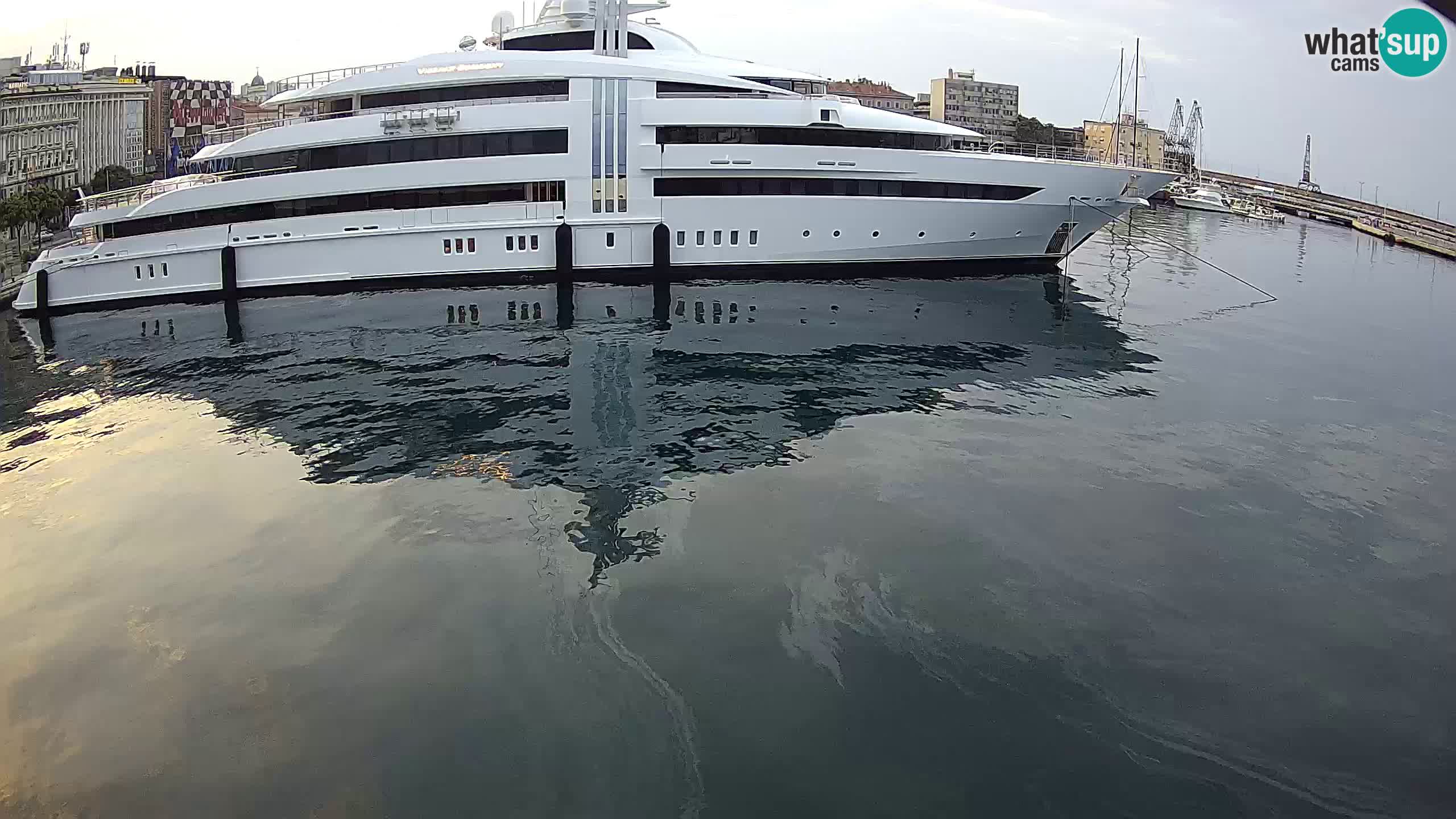 Reka – Botel Marina spletna kamera