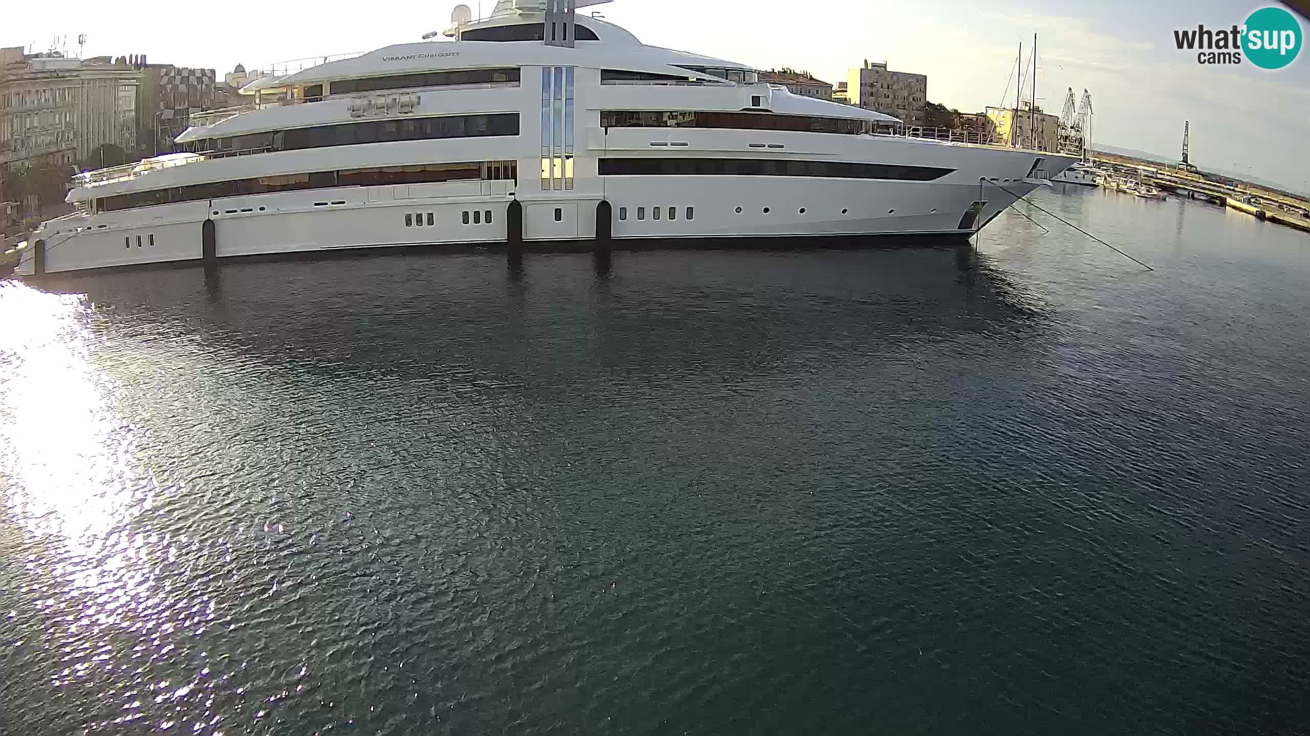 Reka – Botel Marina spletna kamera