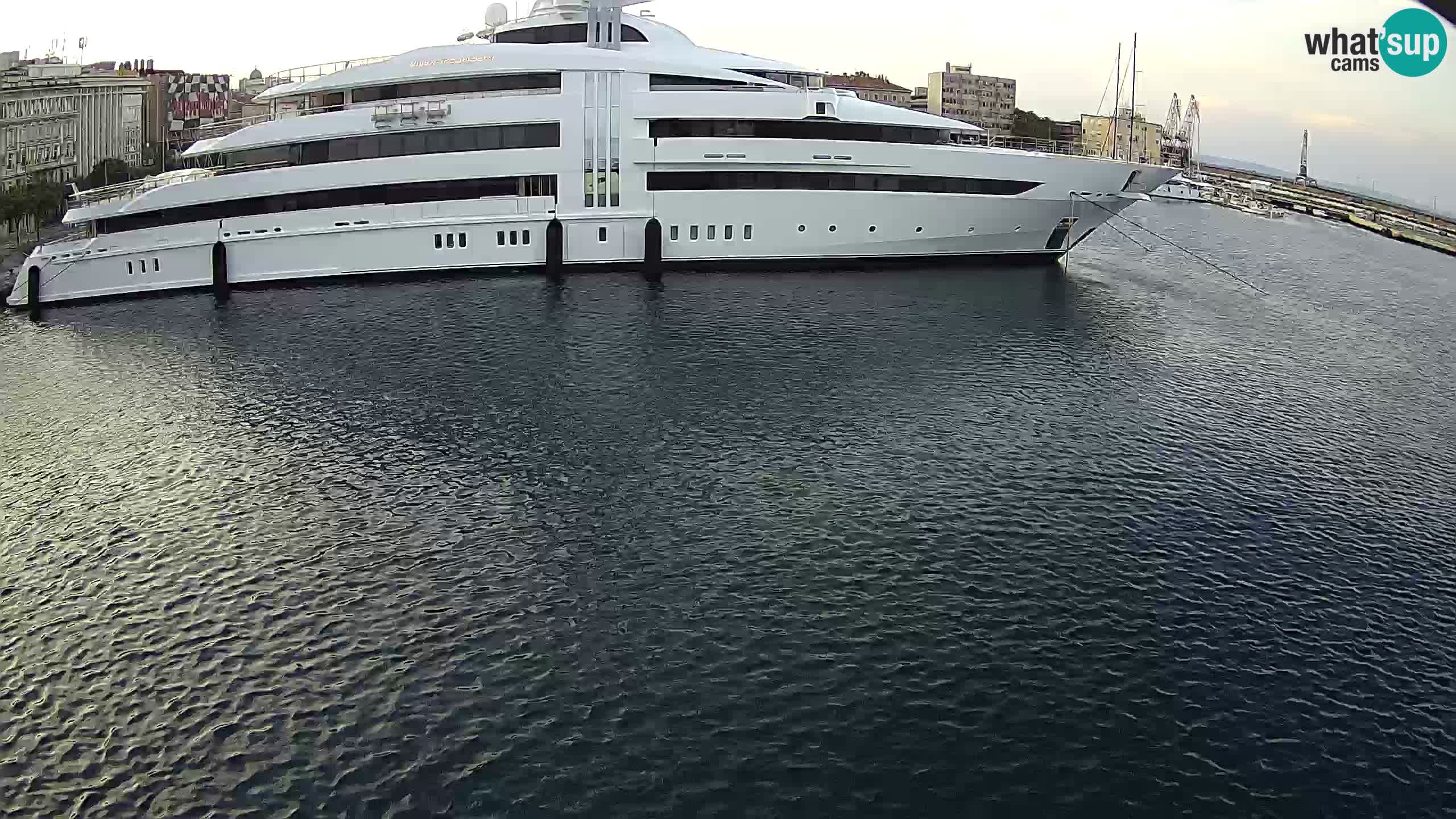 Botel Marina cámara web en vivo Rijeka