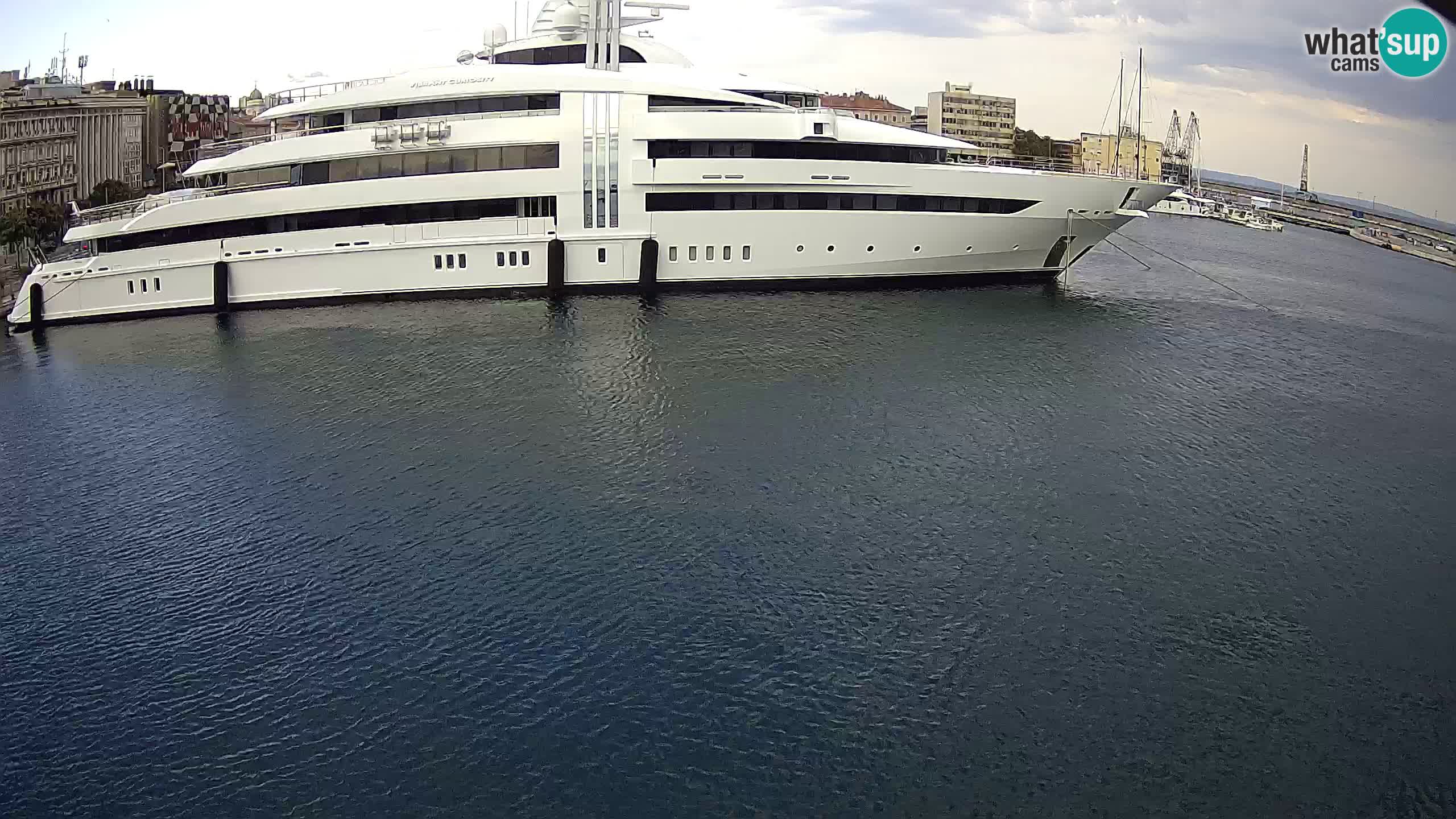 Reka – Botel Marina spletna kamera