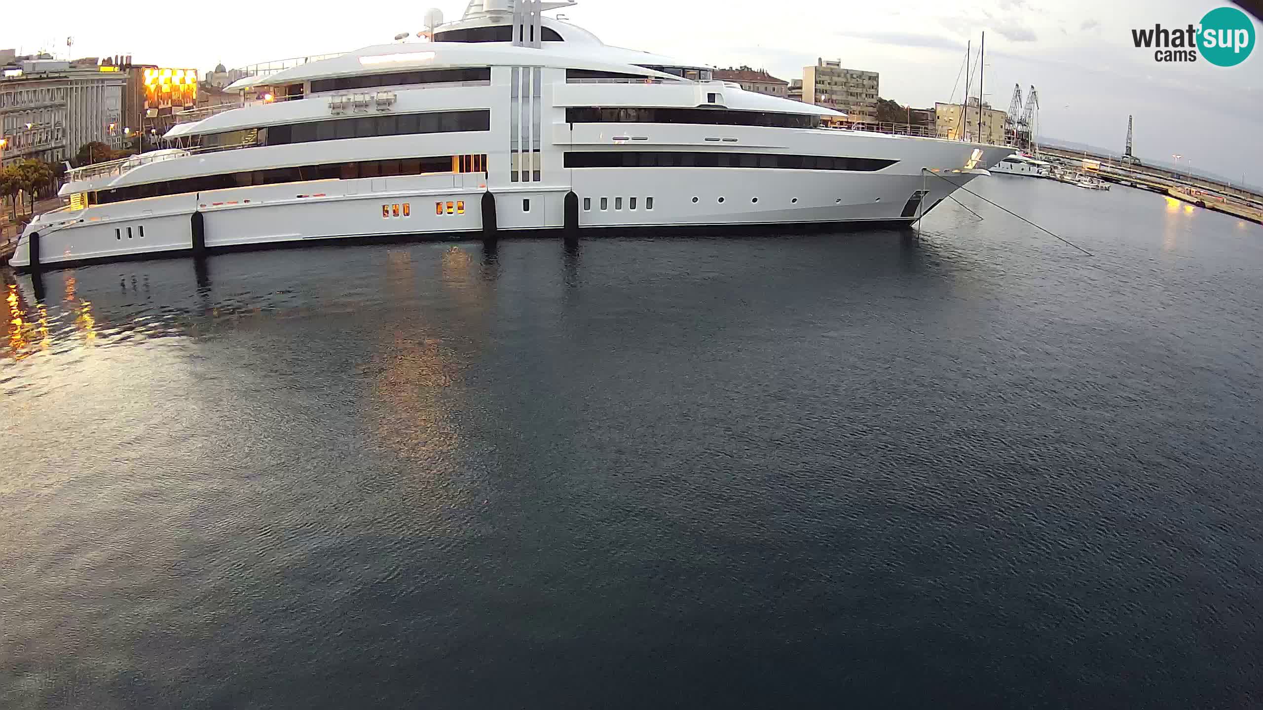 Botel Marina – Rijeka live cam