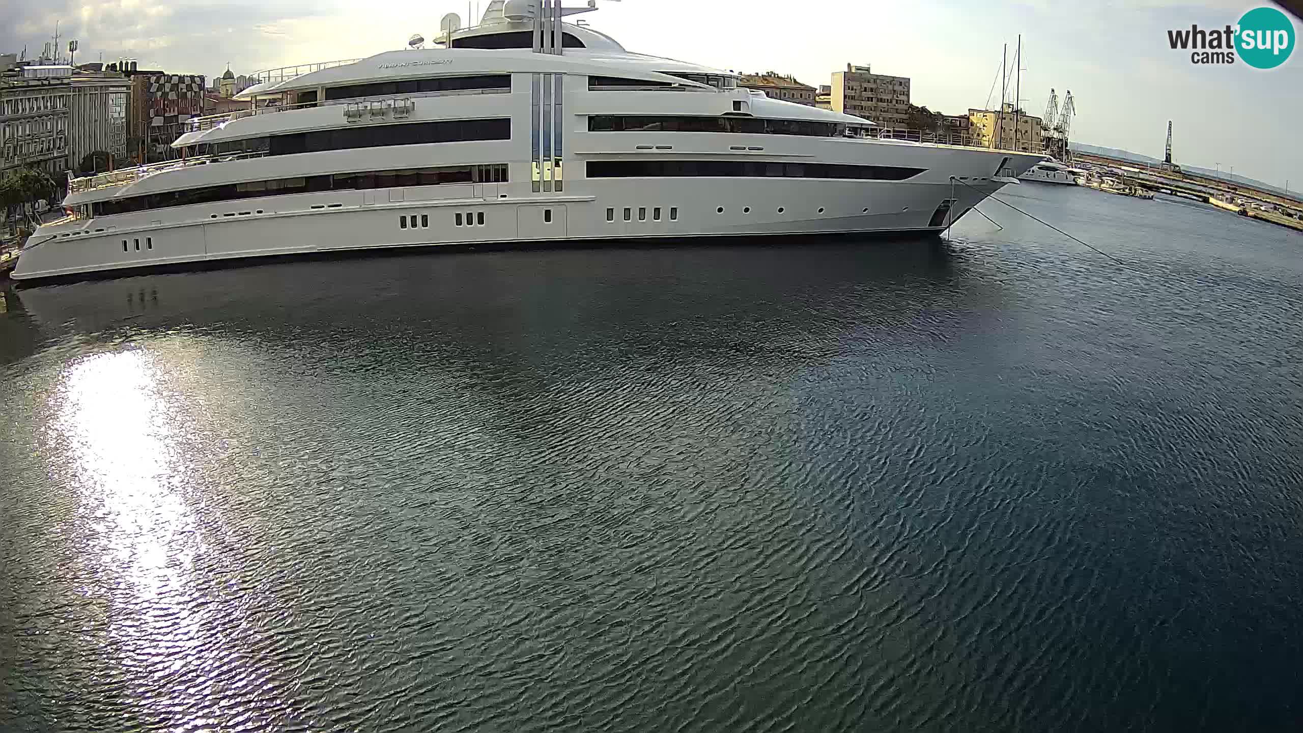 Botel Marina – Rijeka live cam