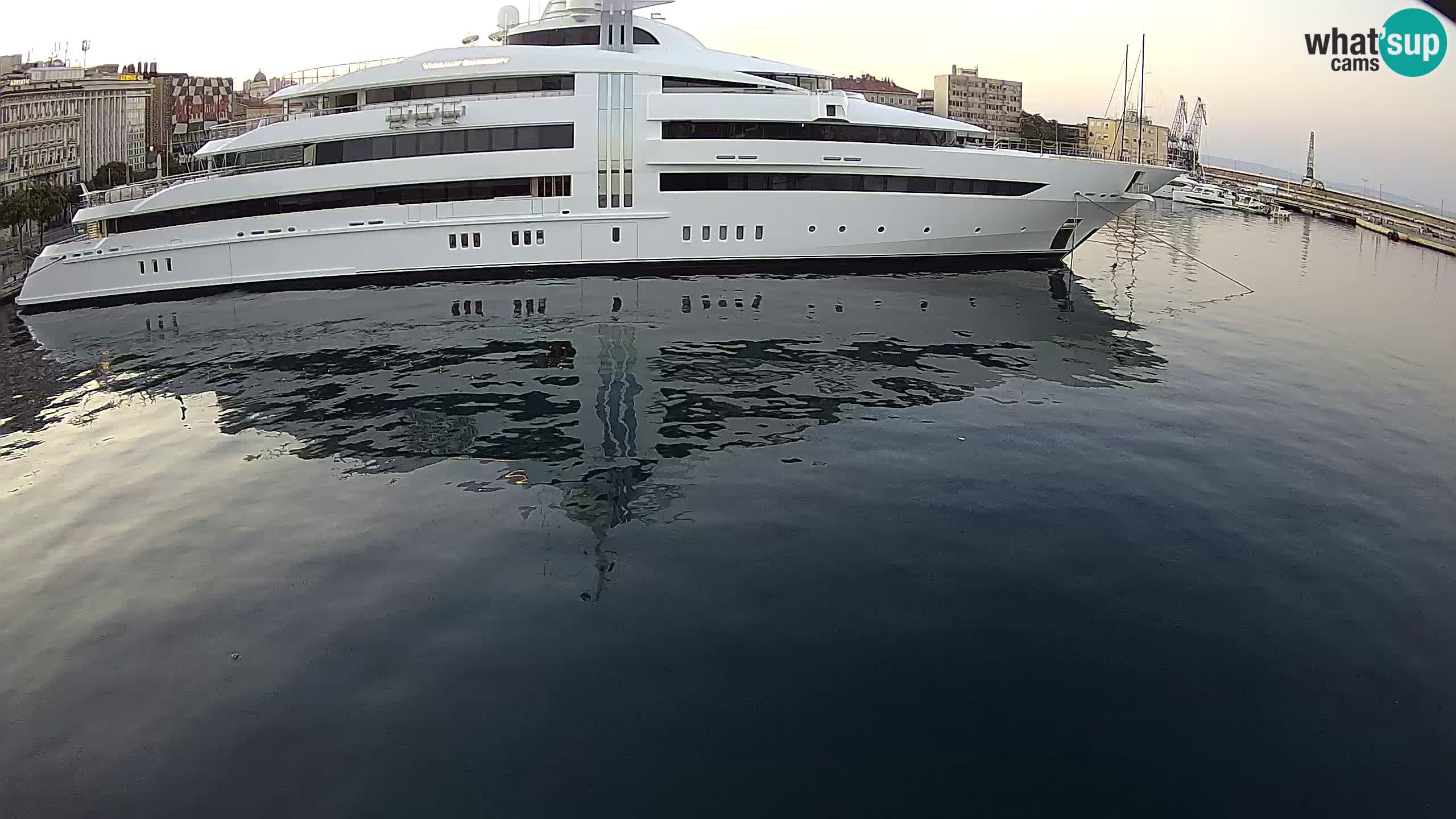 Botel Marina – Rijeka live cam
