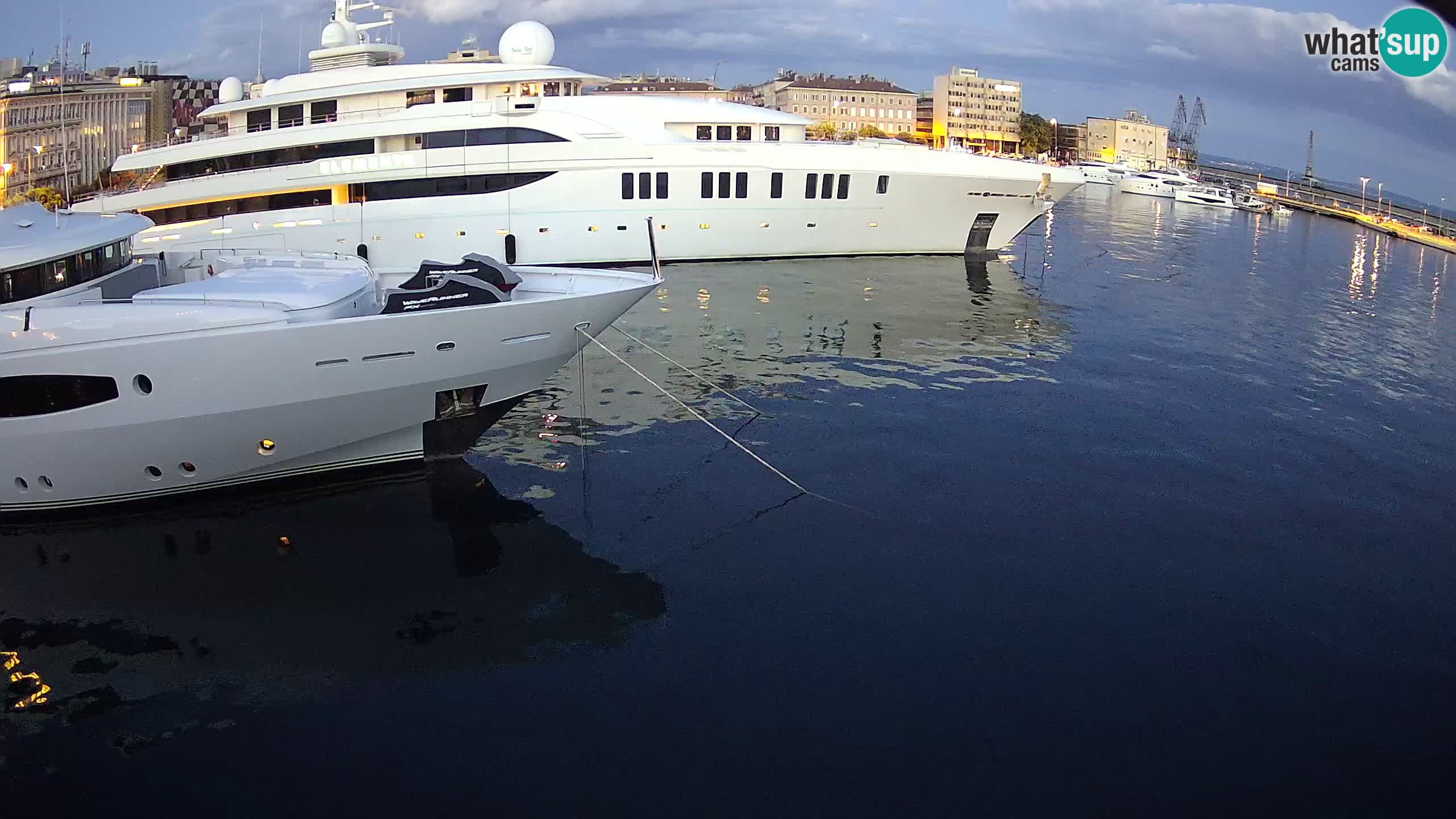 Botel Marina – Rijeka live cam