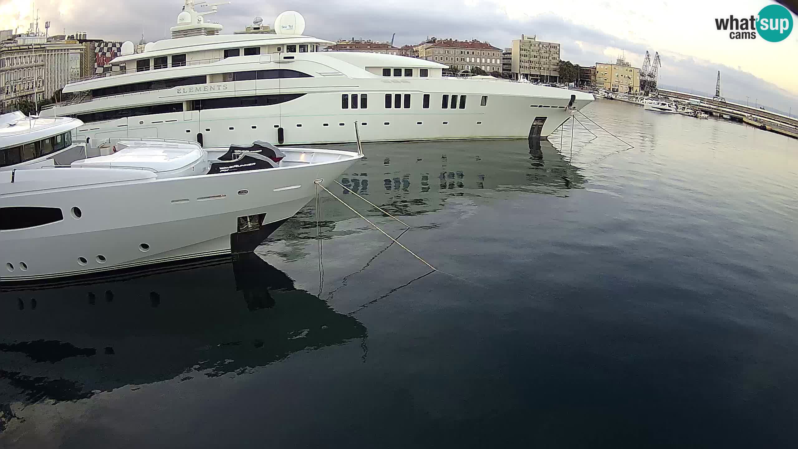 Reka – Botel Marina spletna kamera