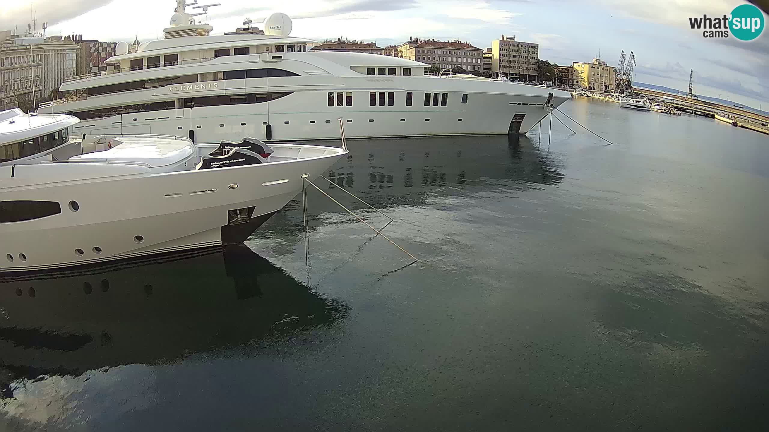 Reka – Botel Marina spletna kamera