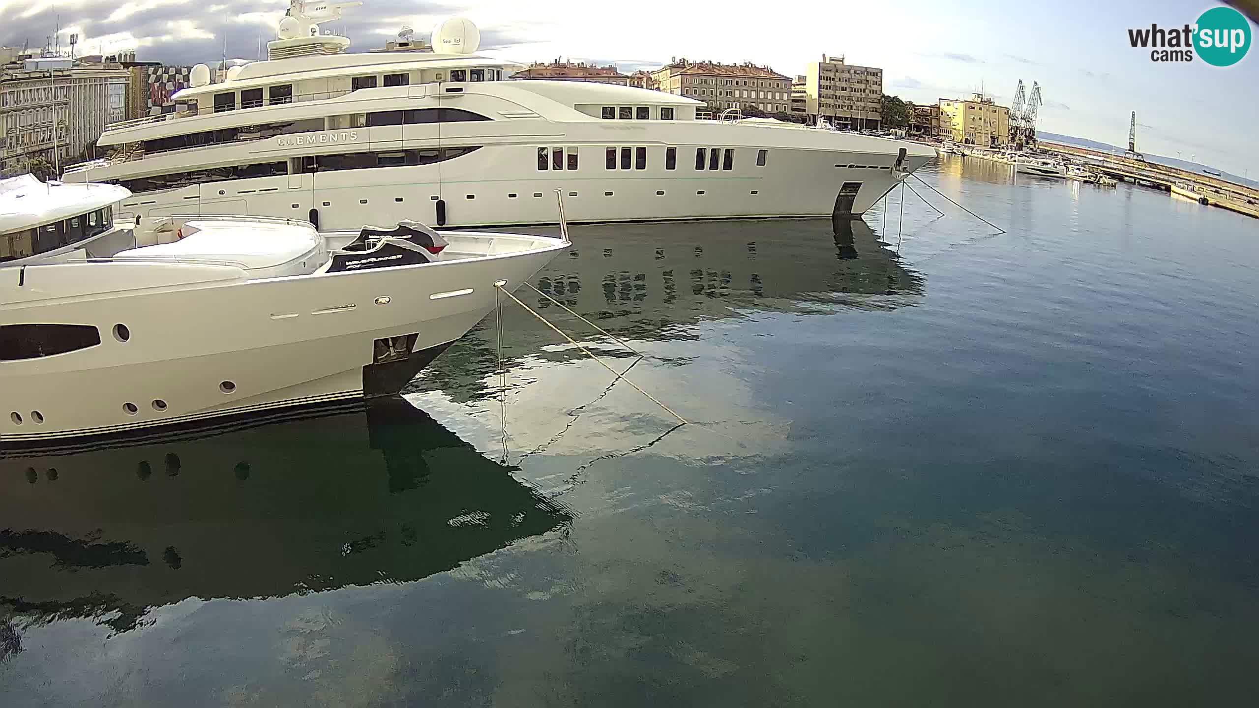 Reka – Botel Marina spletna kamera