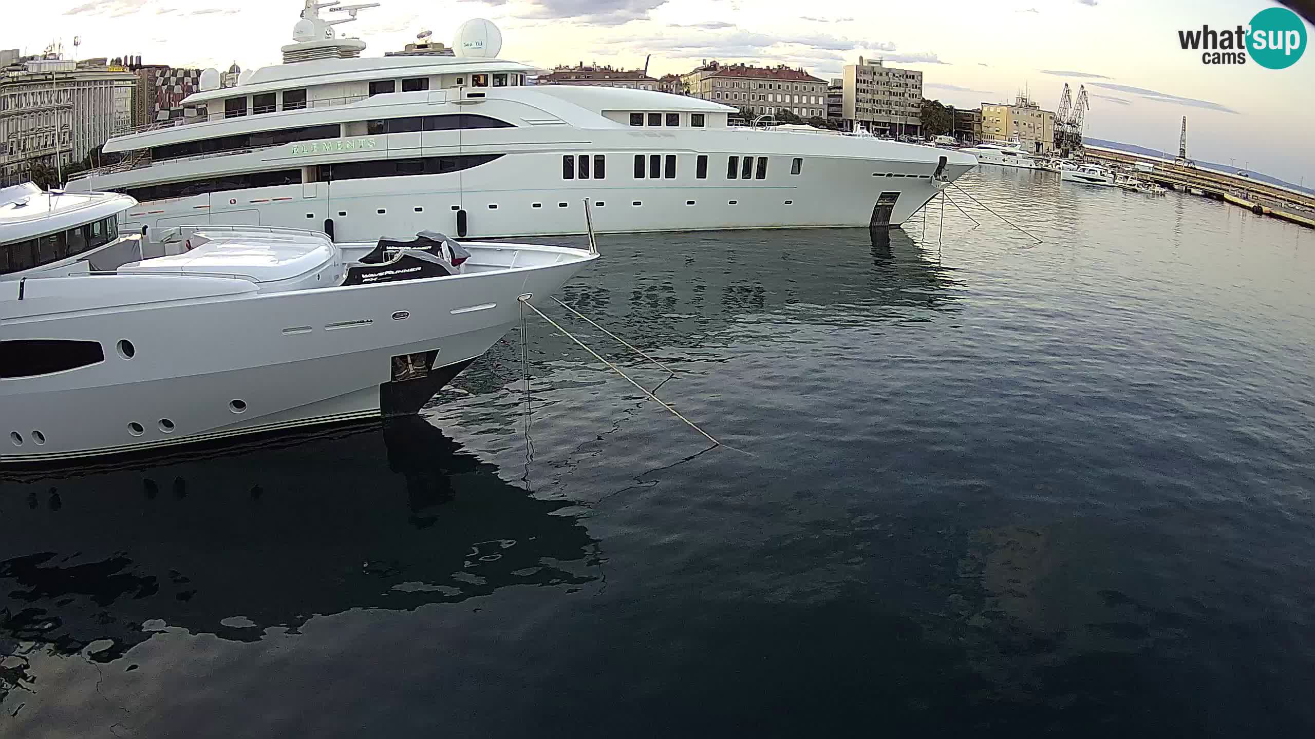 Reka – Botel Marina spletna kamera