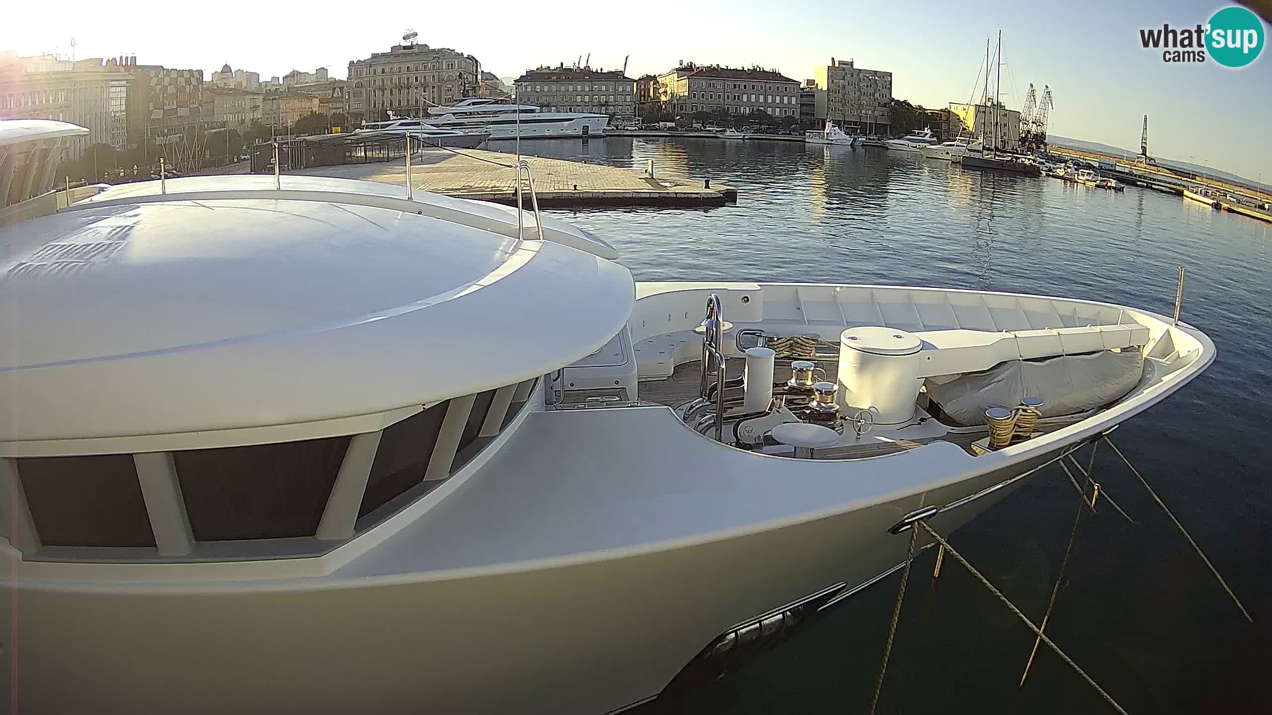 Reka – Botel Marina spletna kamera
