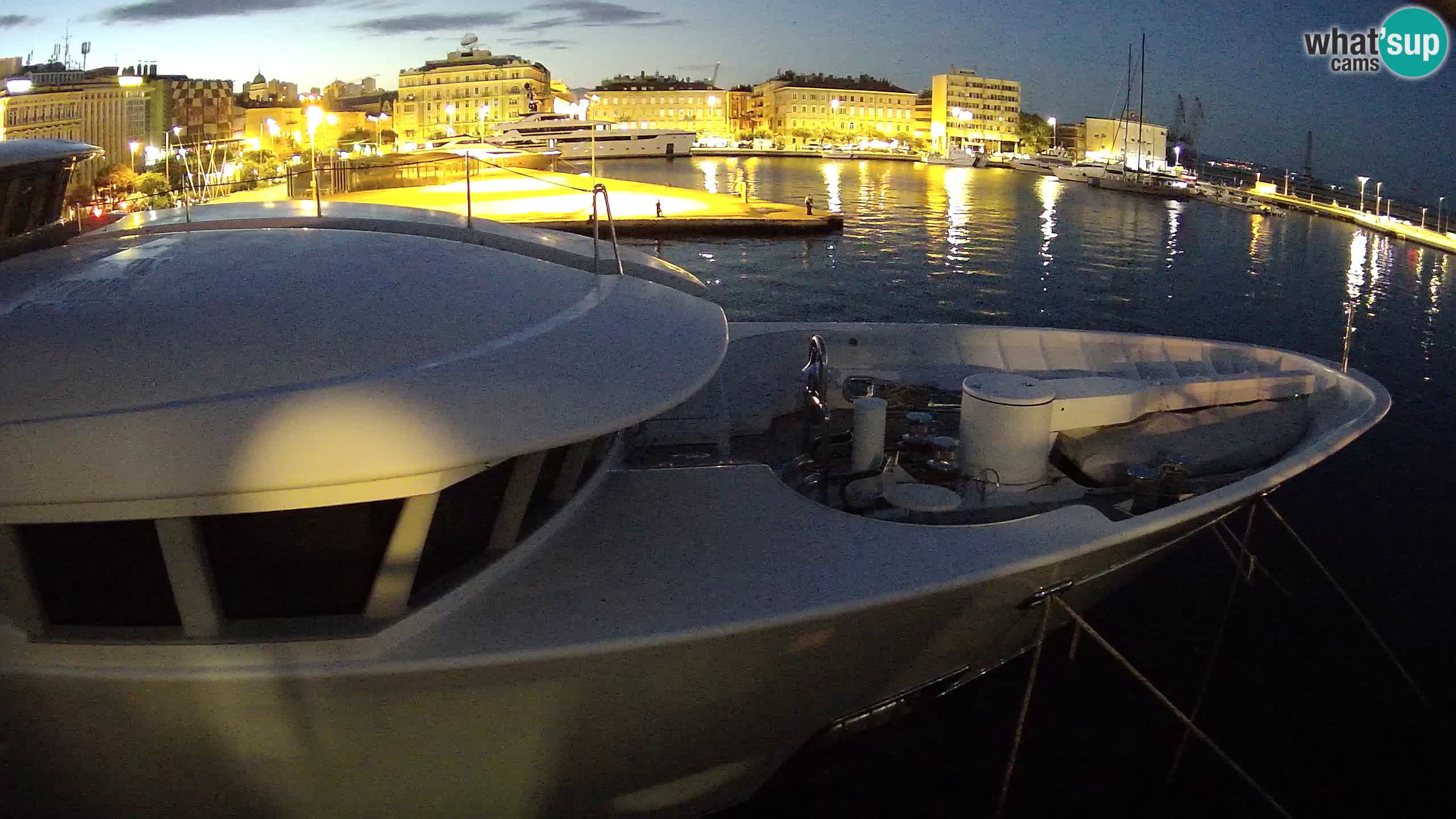 Reka – Botel Marina spletna kamera